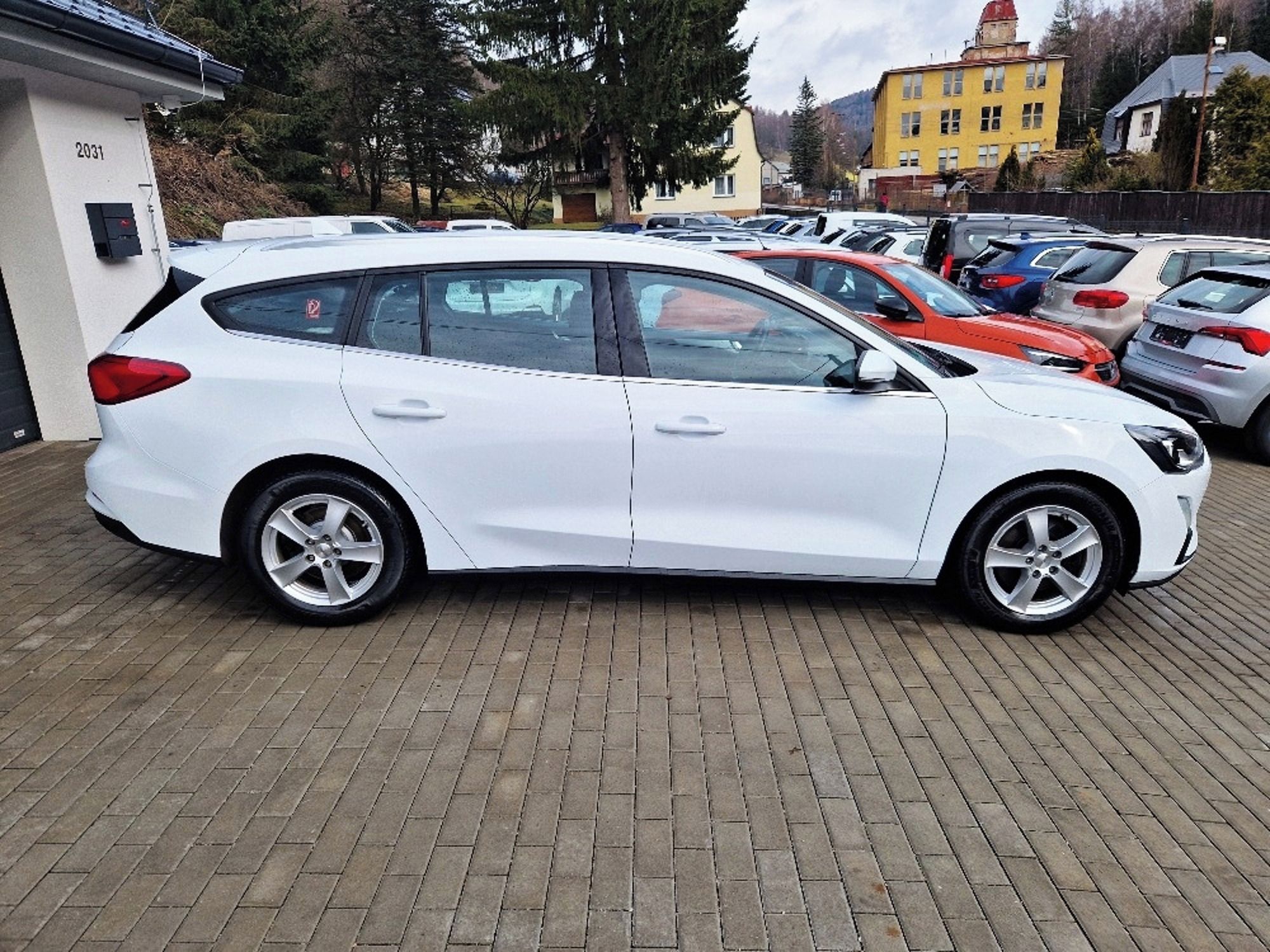 Ford Focus, 1.5 TDCi (88 kW), tažné - fotka 6