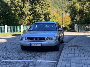 Audi A8 D2 3.7 benzin