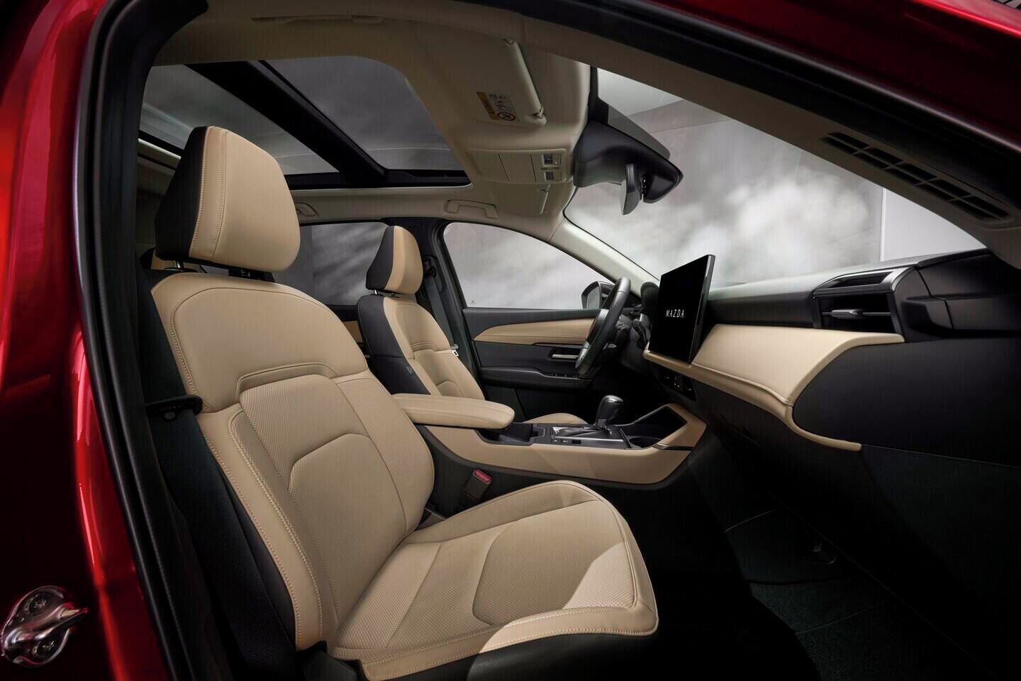Mazda CX-5, AWD Homura PANO TLOP 2.5L e-SK - fotka 5