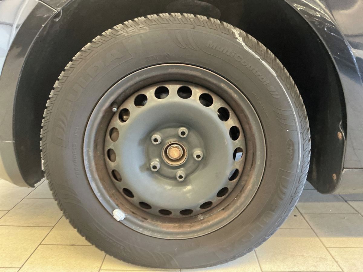 Volkswagen Touran, 1.6 Mpi 75KW 151tkm BEZ KOROZE - fotka 4