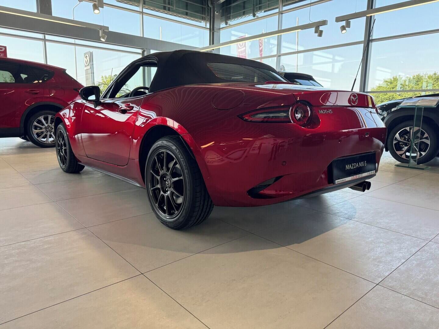 Mazda MX-5, 2ST Homura  1,5l e-Skyactiv G1 - fotka 6