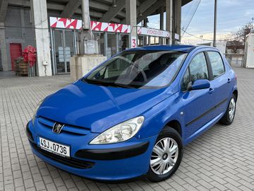 1.6i. 80kw Nová STK L+Z pneu