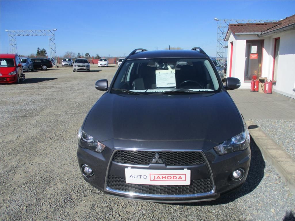 Mitsubishi Outlander, 2,2 DI-D, Automat,4x4, klima, - fotka 2