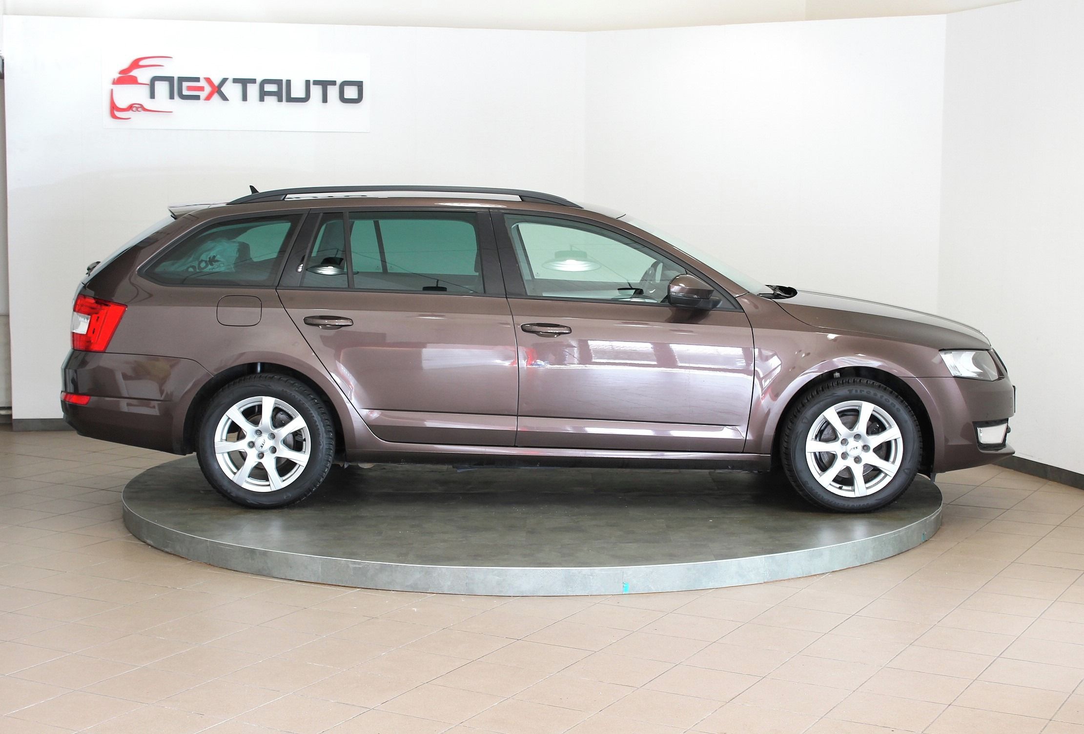 Škoda Octavia, 2.0 TDI 110kW DSG, STYLE - fotka 6