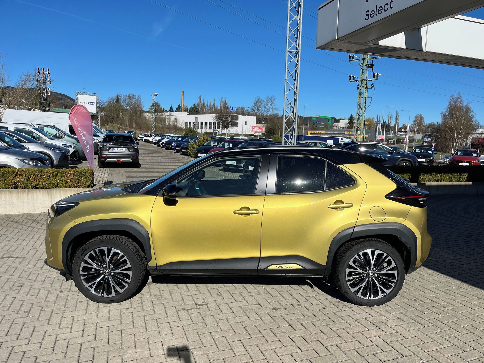 Toyota Yaris Cross, 1.5 Hybrid e-CVT Executive - fotka 3