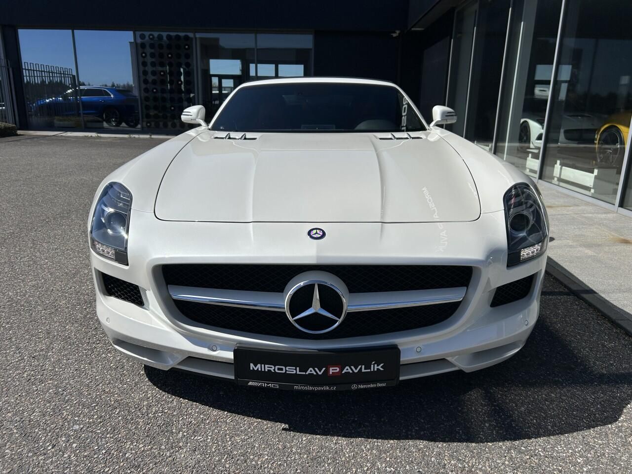 Mercedes-Benz SLS AMG, 6.3 V8 Roadster - fotka 2