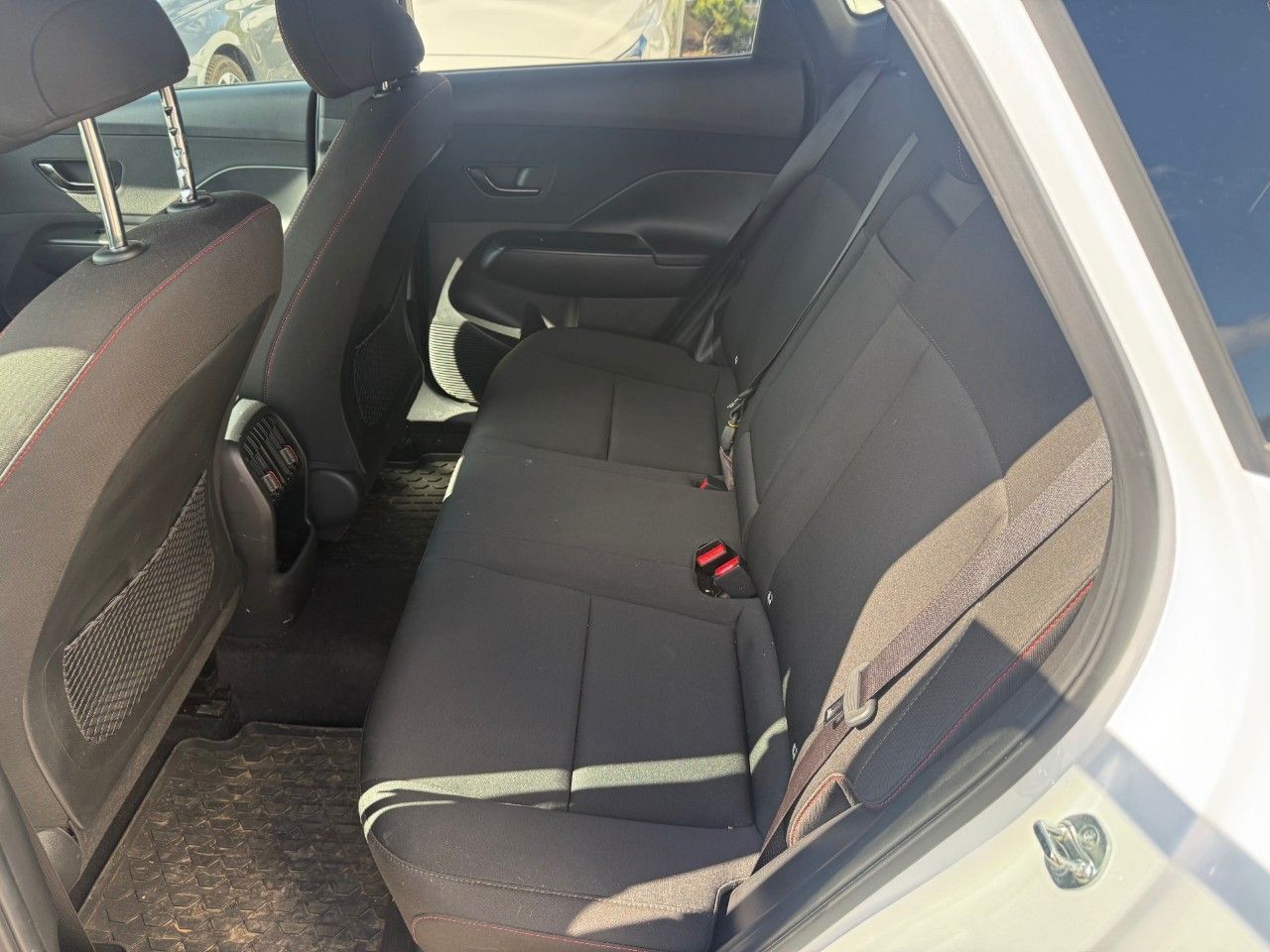 Hyundai Kona, MY24 1,6 T-GDI MT N-Line - fotka 6