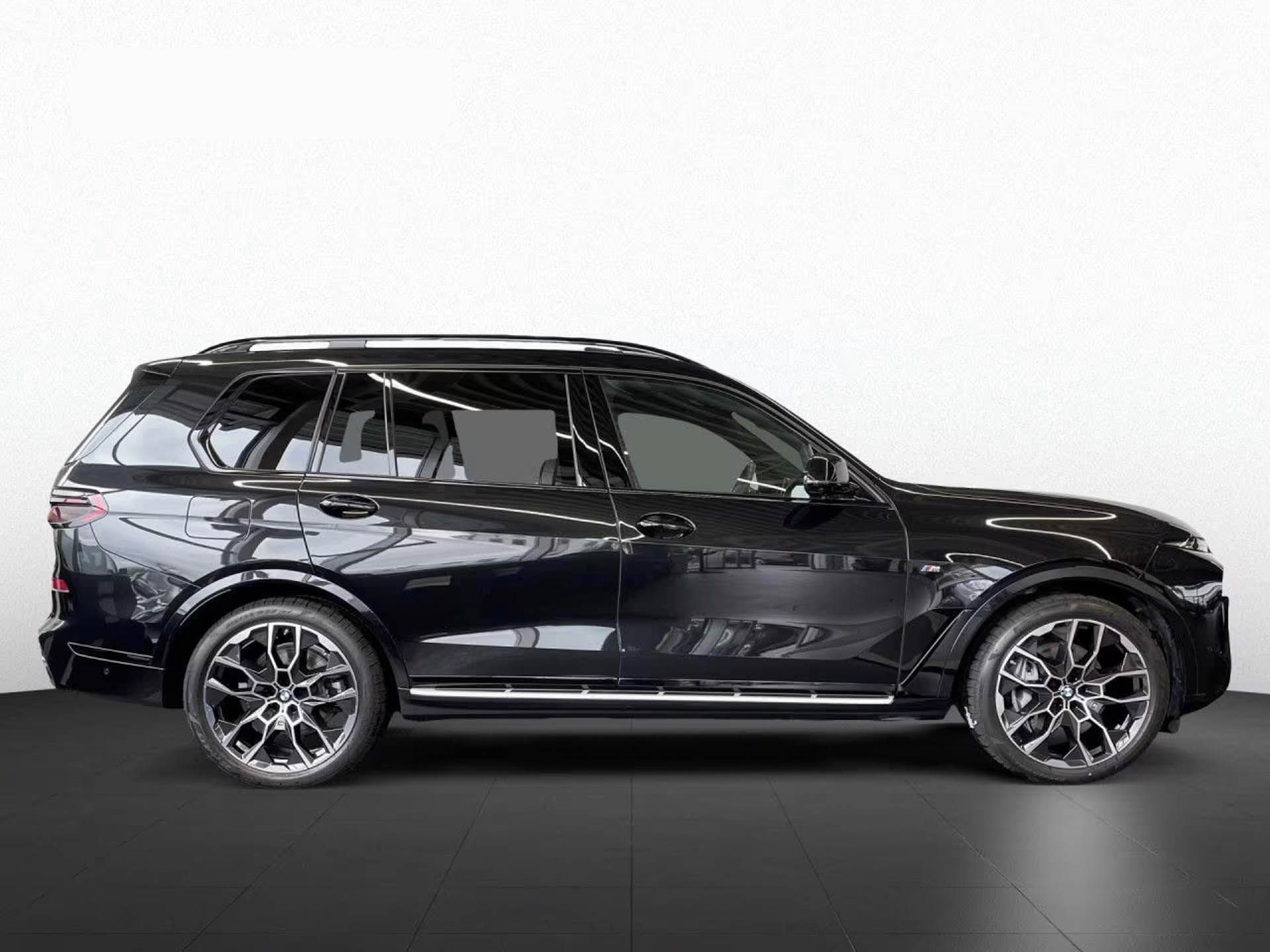 BMW X7, xDrive40i M-Sport ExDrive SkyL - fotka 3