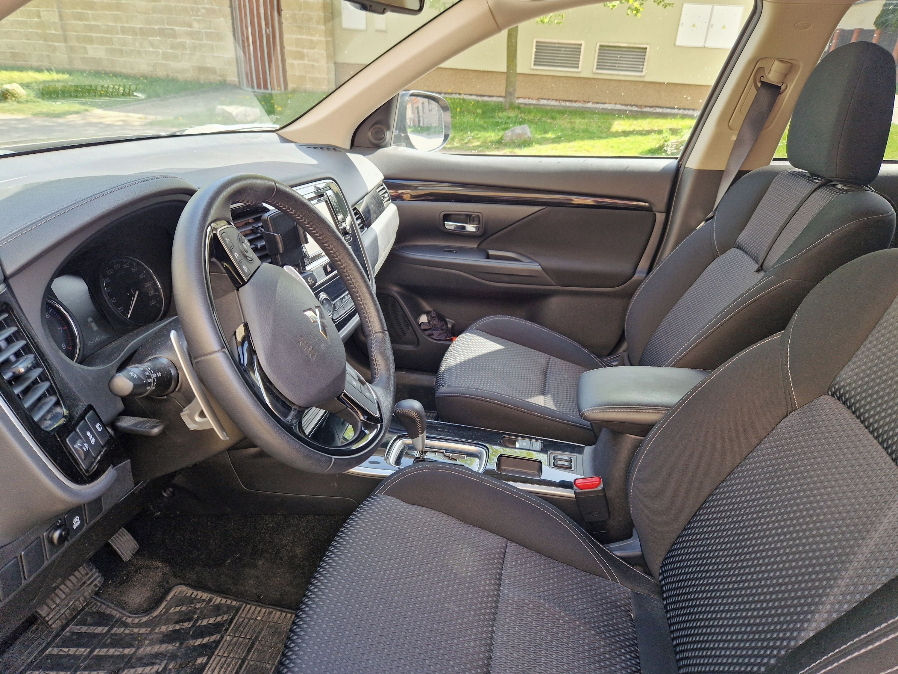 Mitsubishi Outlander, 2.0 benzin, automat, 1 vl. - fotka 4