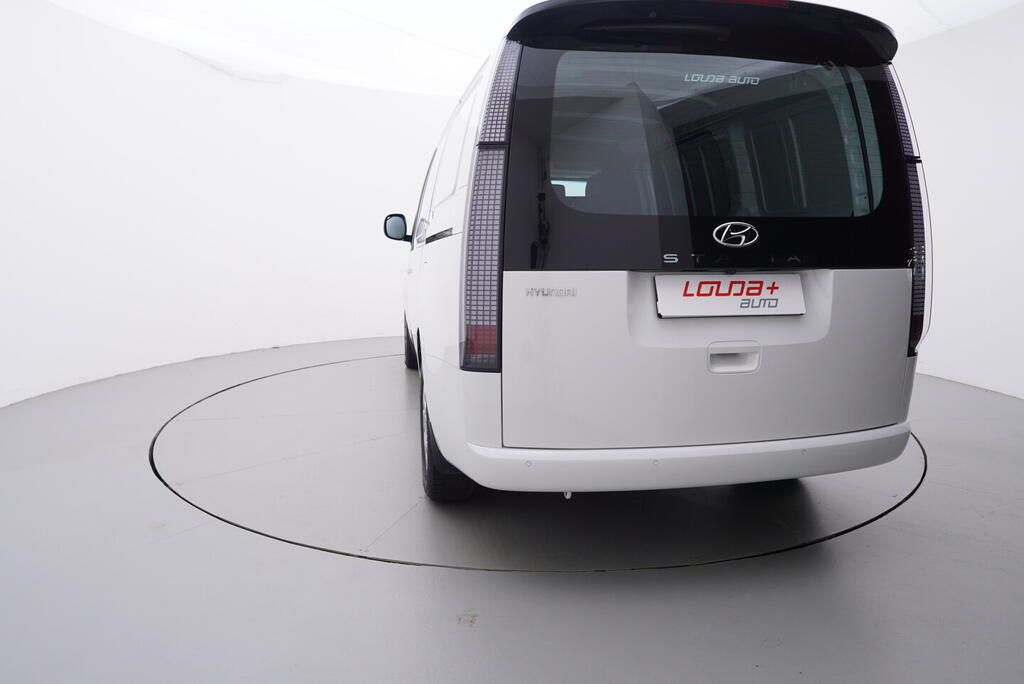 Hyundai Staria, 2.2 CR 130 kW - fotka 4