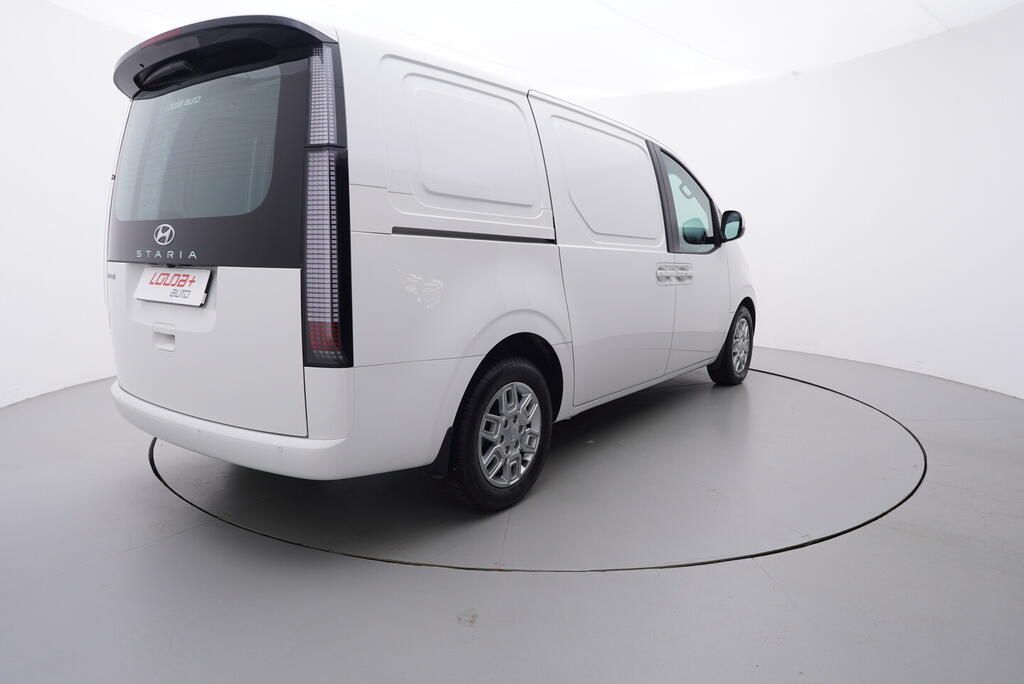 Hyundai Staria, 2.2 CR 130 kW - fotka 5