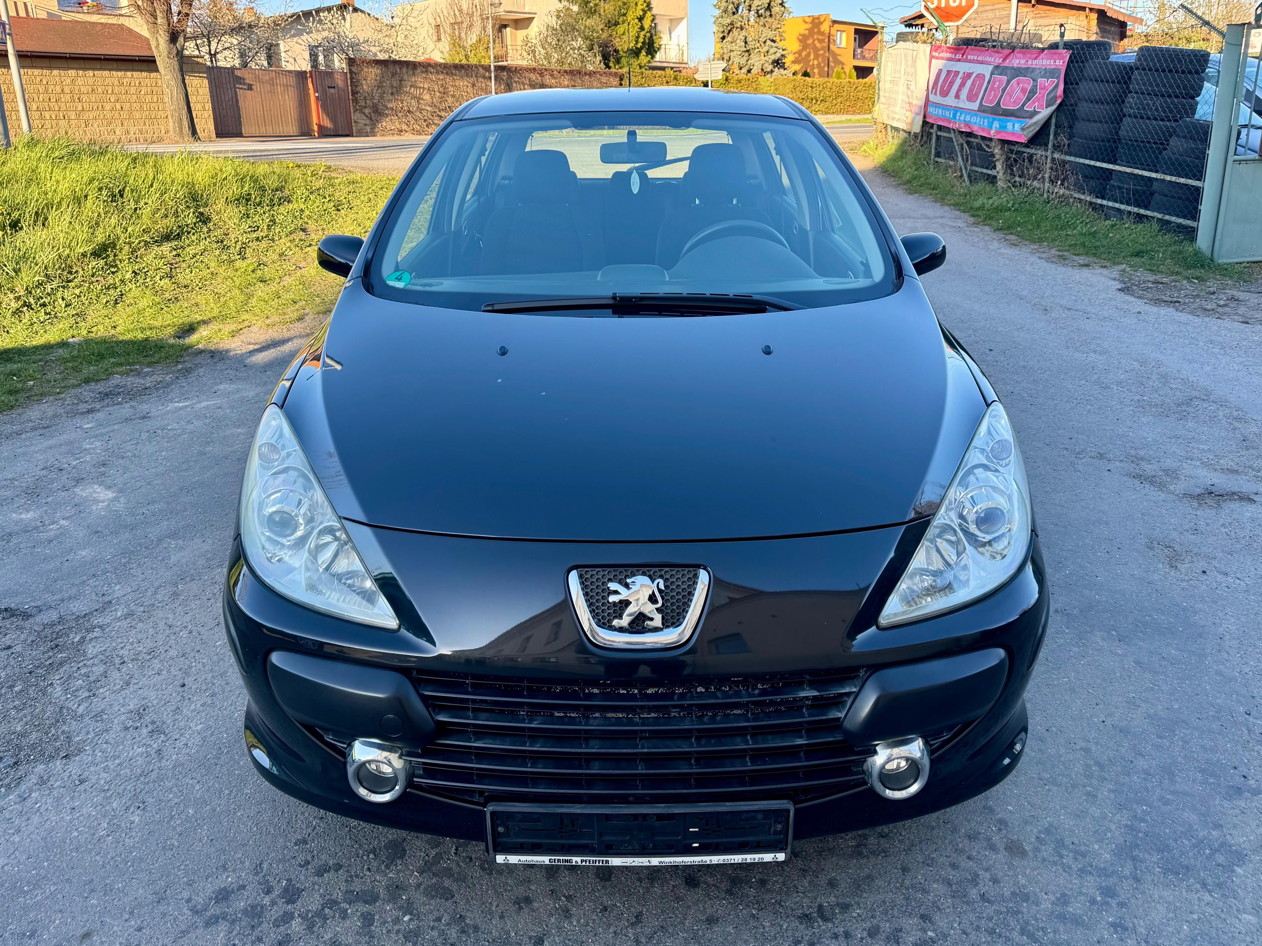 Peugeot 307, 1.4i 65kW Klima - fotka 5
