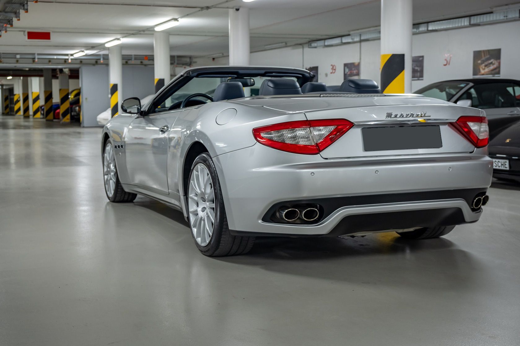 Maserati GranCabrio, od soukromého sběratele aut - fotka 4