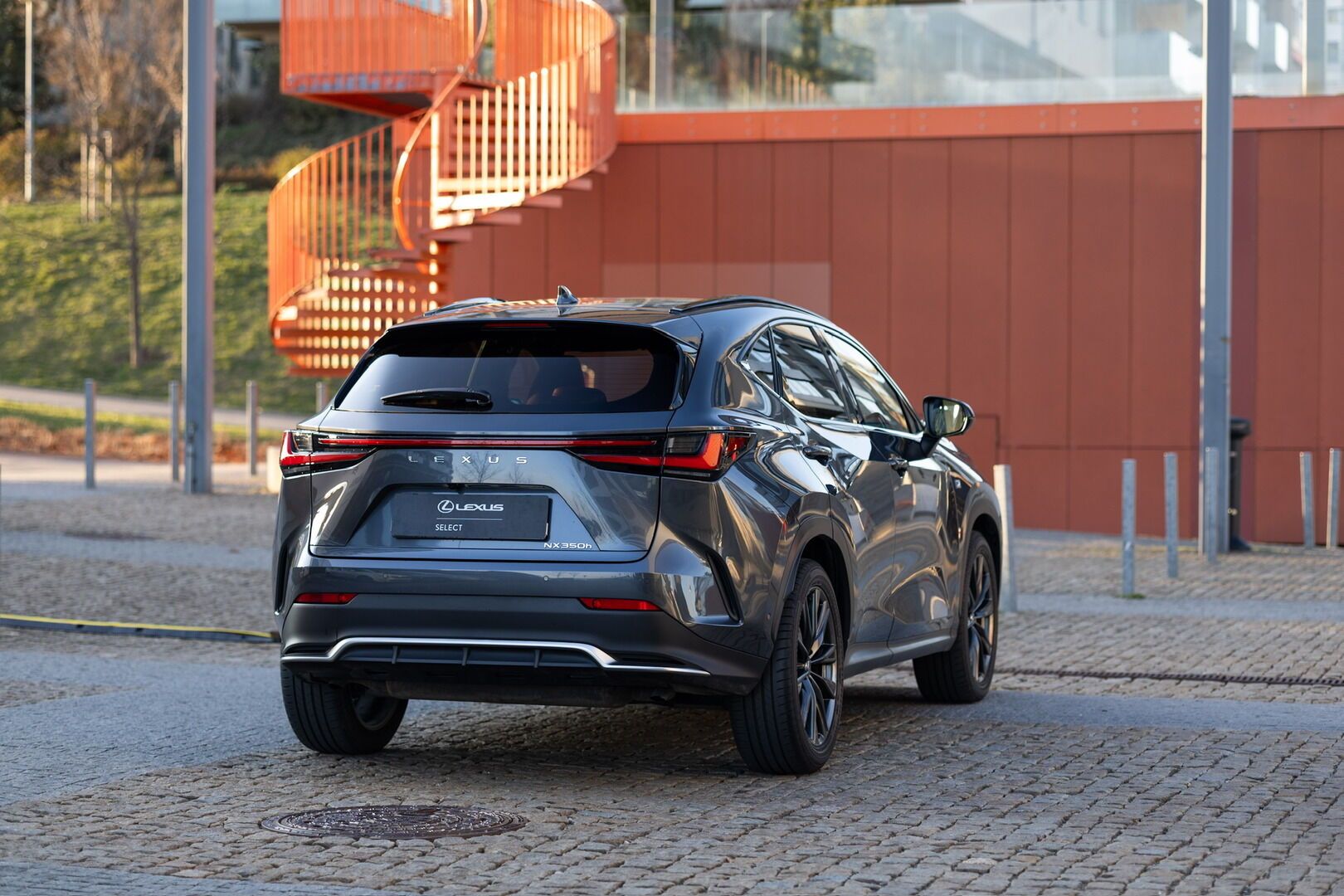 Lexus NX 350h, LEXUS NX 350H 2,5 HEV F SPORT - fotka 6