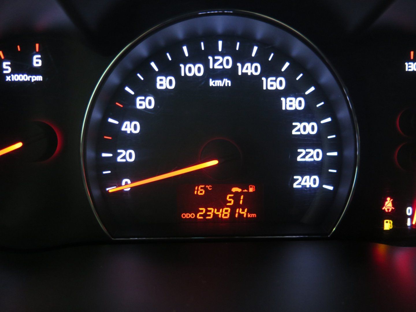 Kia Sorento, 2.2CRDi,4x4,kamera,tažné - fotka 6