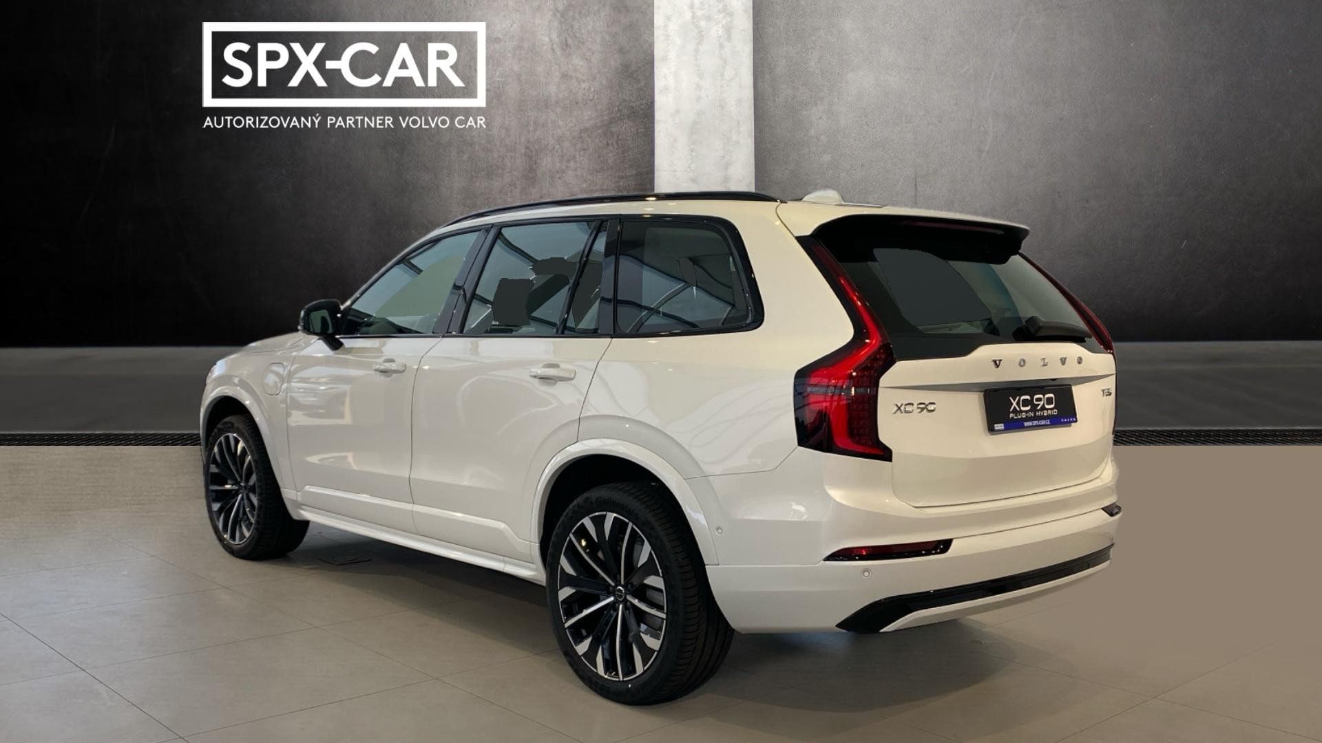 Volvo XC90, ULTRA DARK, B5 AWD, 184+10 kW - fotka 4