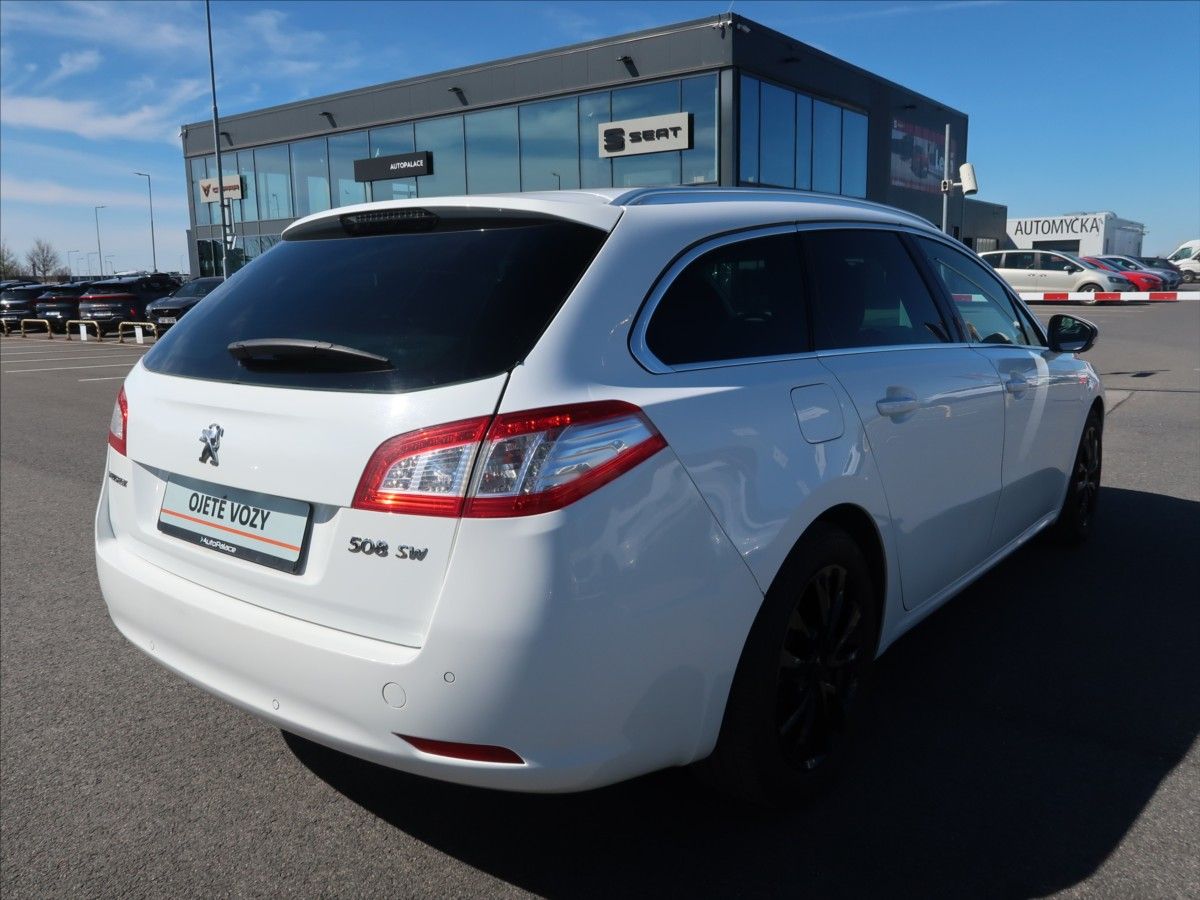 Peugeot 508, 2,0 HDi Allure PANO Head-Up - fotka 2