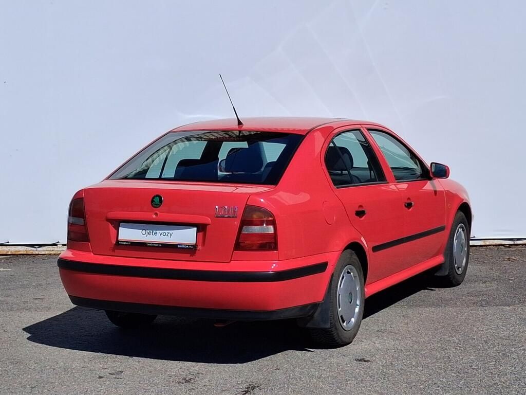 Škoda Octavia, 1.6 AEE 55 kW - fotka 2