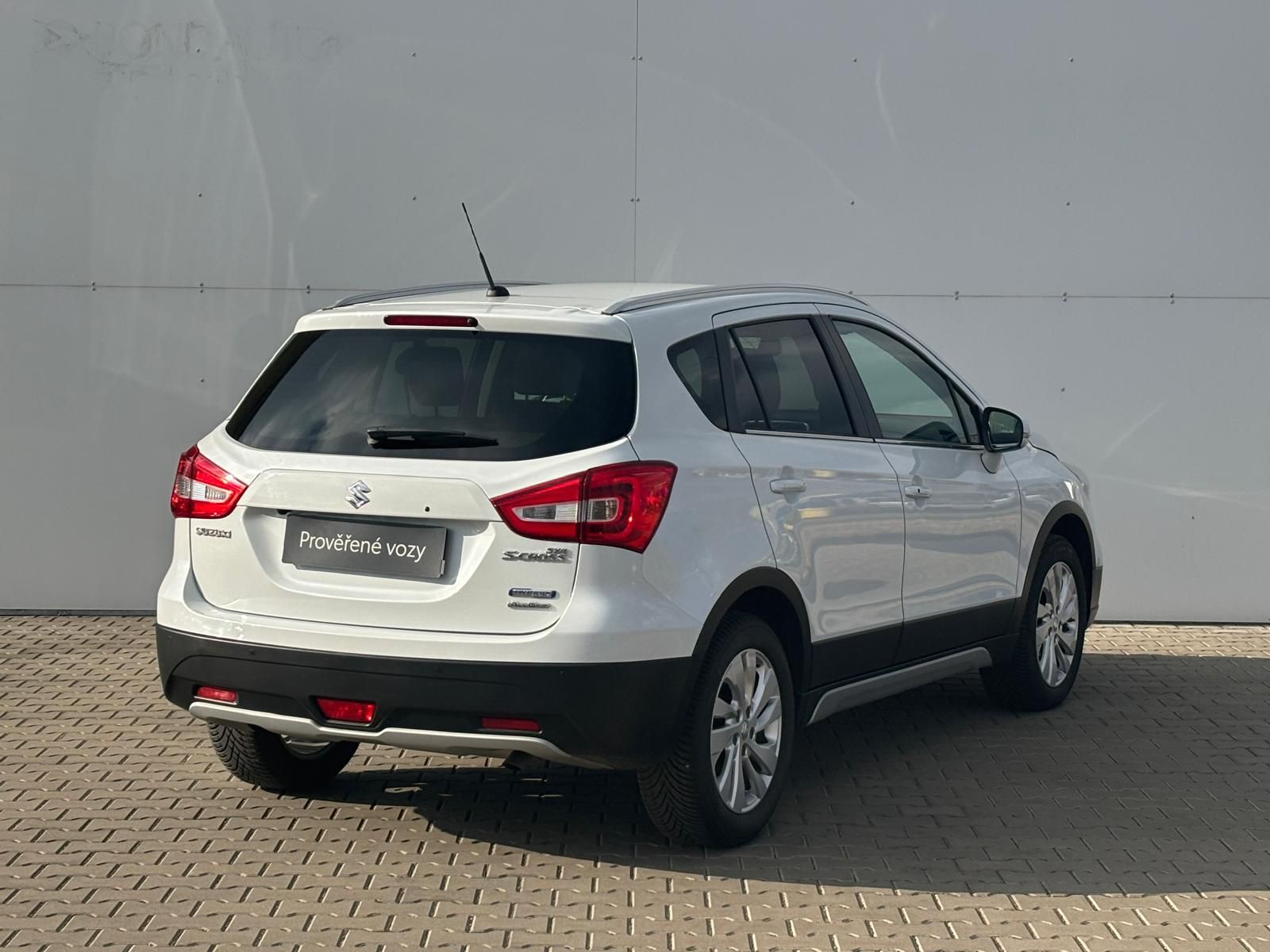 Suzuki SX4 S-Cross, 1.4 Boosterjet Premium Hybrid - fotka 2