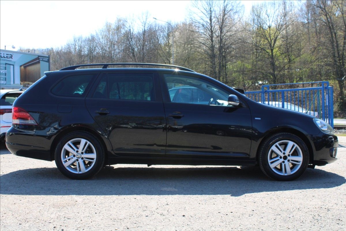 Volkswagen Golf, 2,0 TDI  TAŽNÉ,SERVIS,MATCH - fotka 4