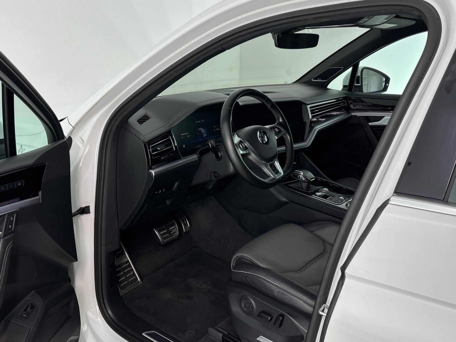 Volkswagen Touareg, 3.0 TDI / 210 kW R-LINE - fotka 6