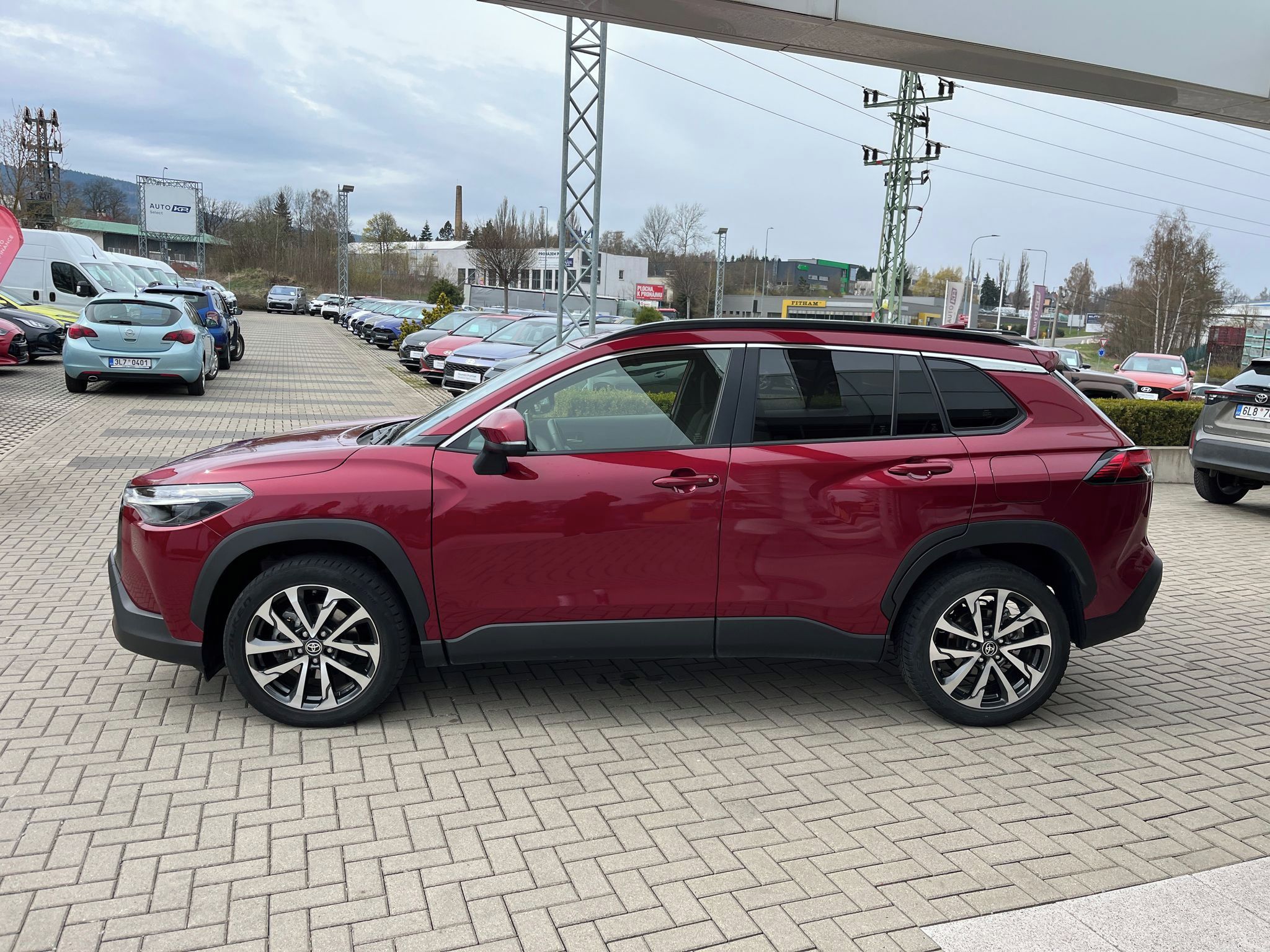 Toyota Corolla Cross, 1.8 Hybrid e-CVT Style Tech - fotka 3
