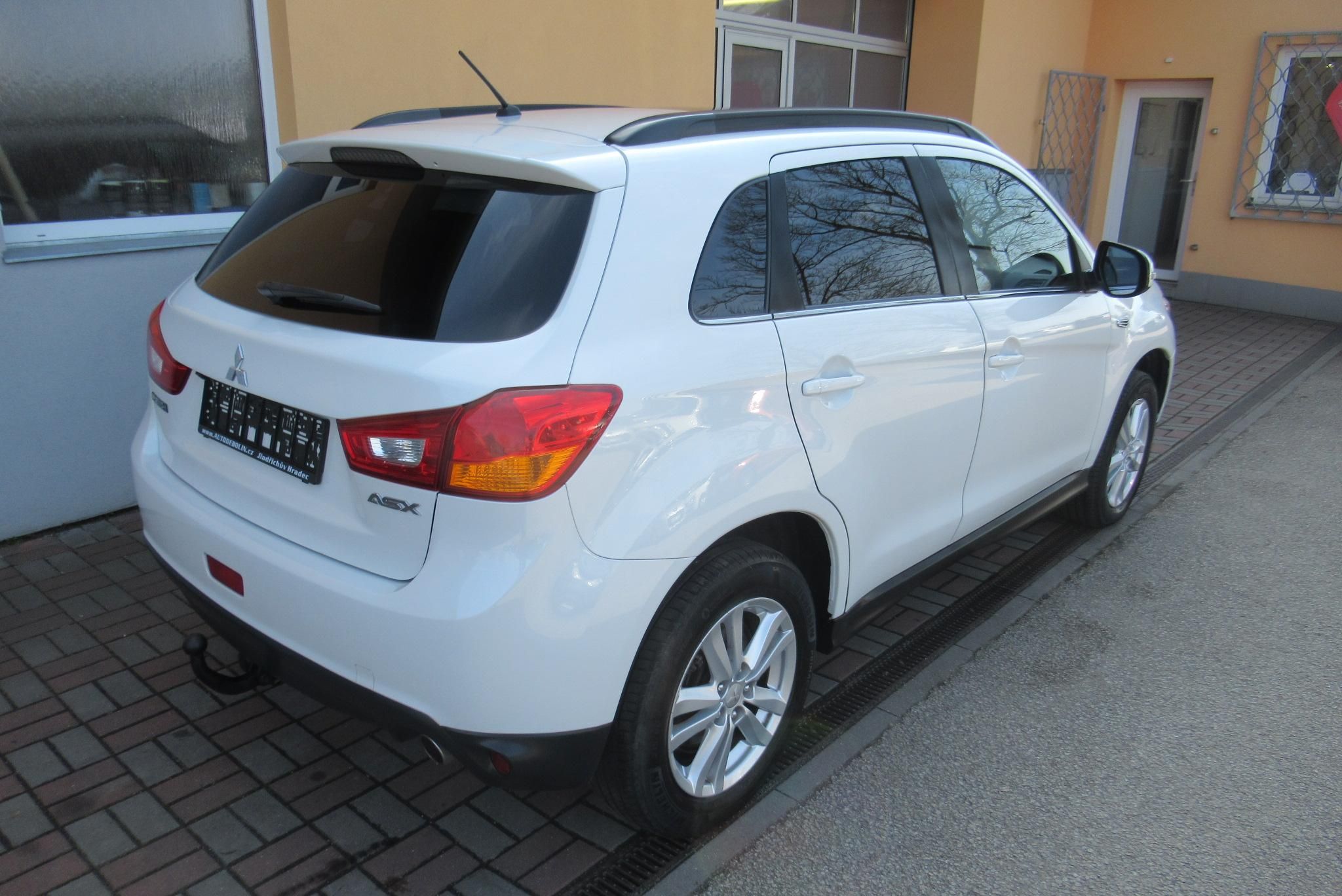 Mitsubishi ASX, 2.2 Di-D AUTOMAT 4x4 TAŽNÉ - fotka 2