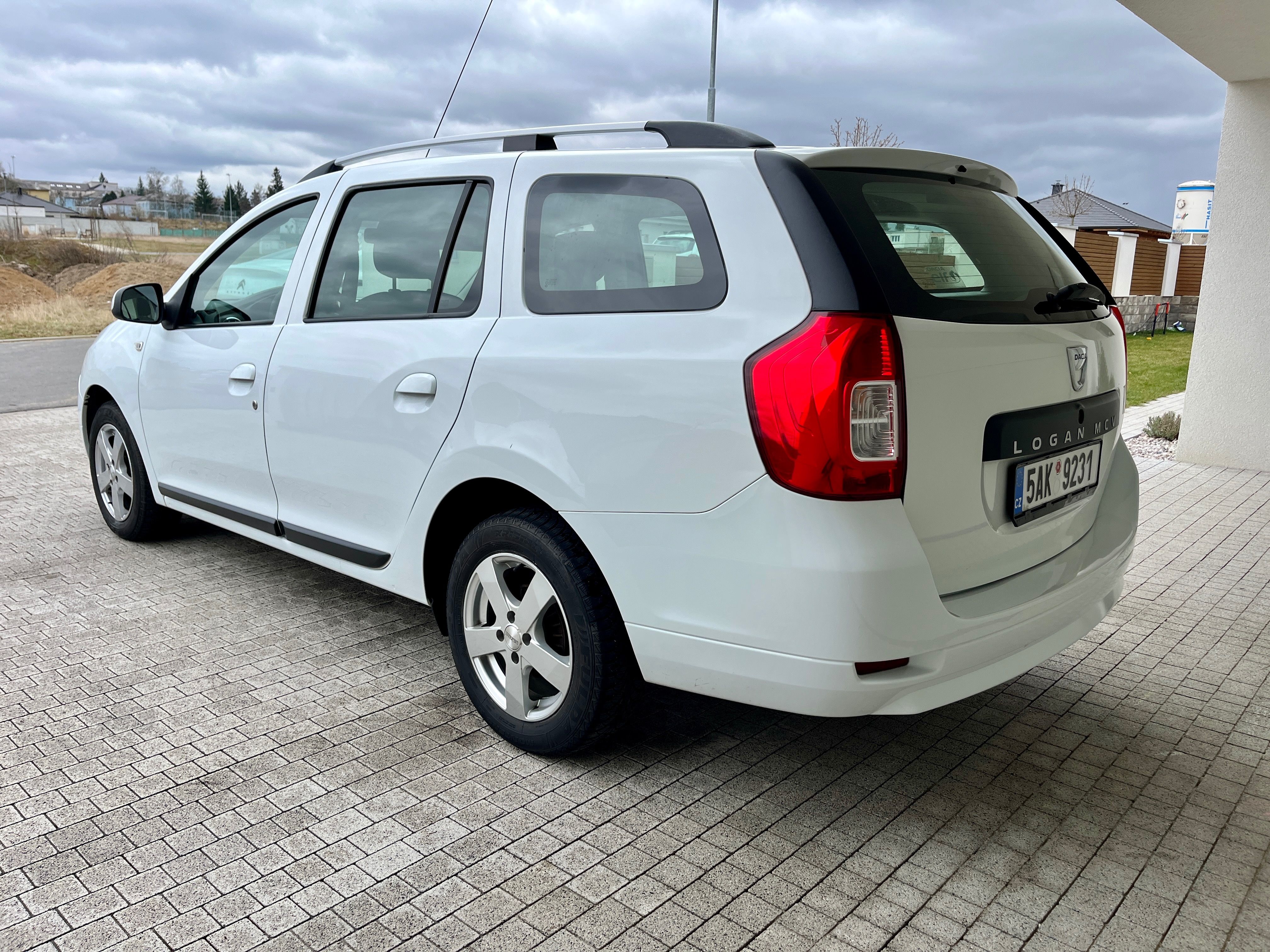 Dacia Logan, MCV 1.2 16V - fotka 3