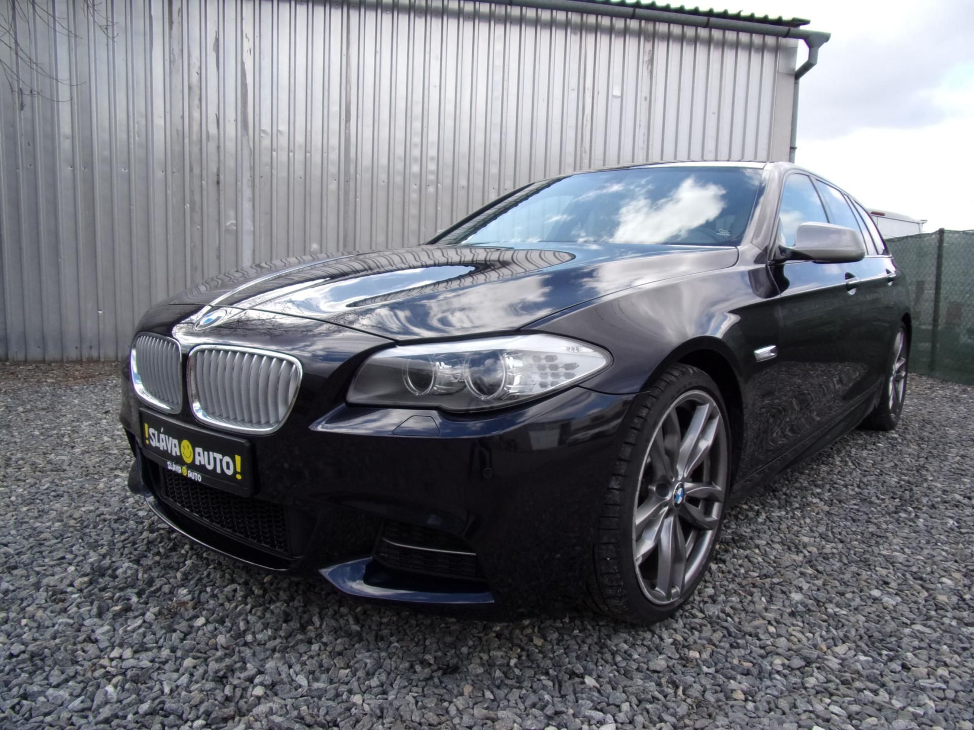 BMW Řada 5, M550d X-DRIVE 280kW KRÁSNÝ VŮZ