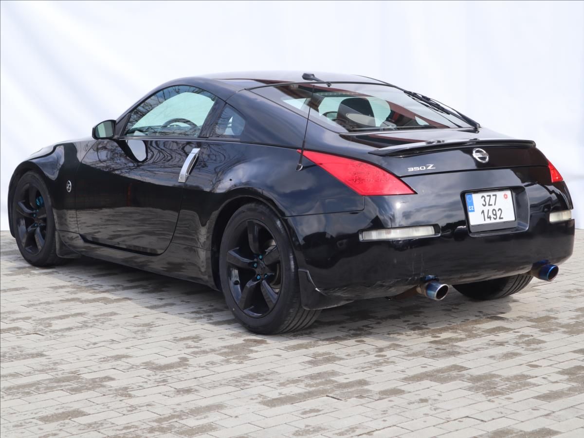 Nissan 350 Z, 3,5 Coupe VQ35DE Automat - fotka 4