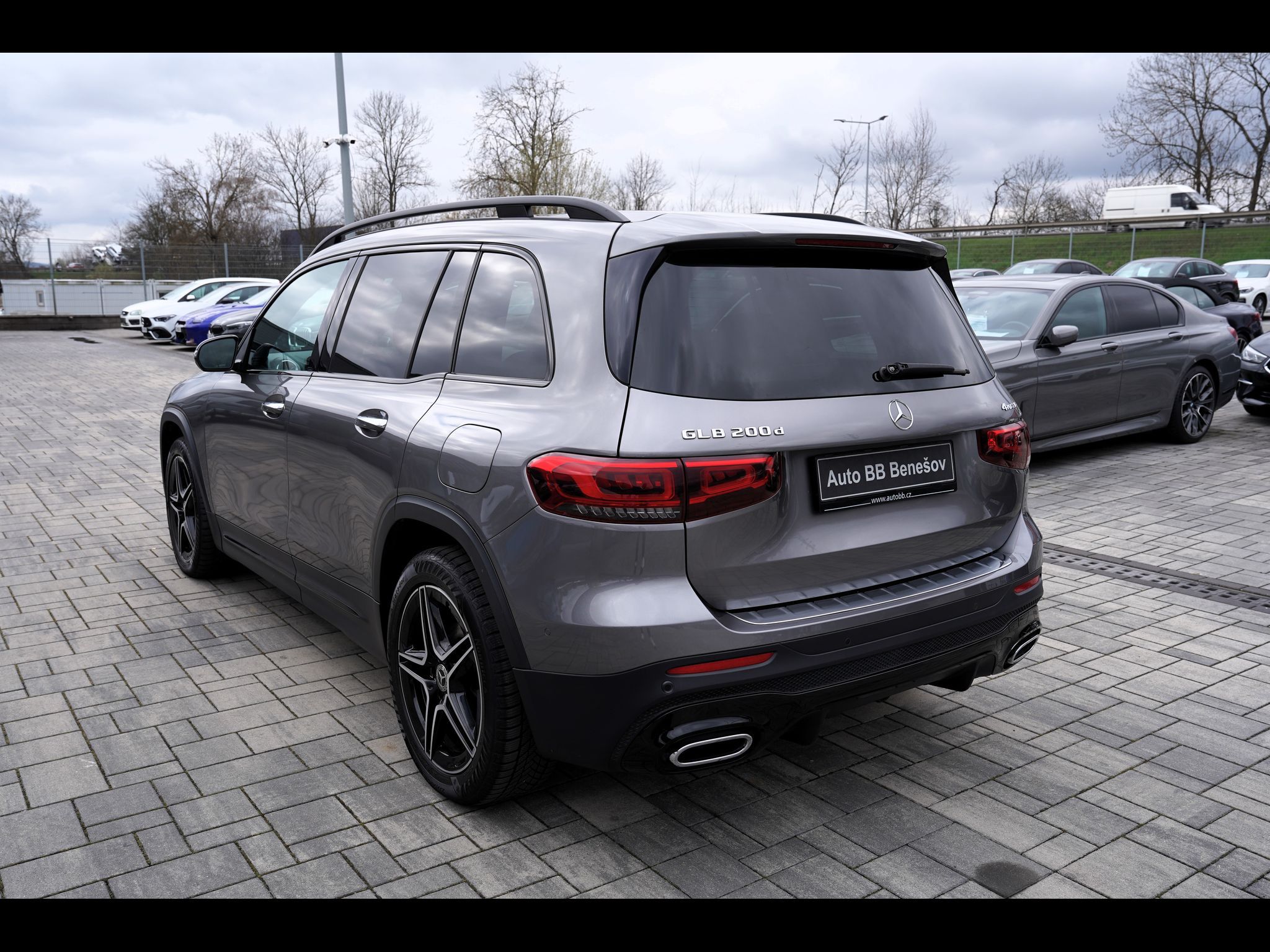 Mercedes-Benz GLB, 200d 4Matic/AMG/AT/150 PS/Led - fotka 4