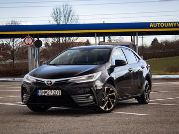 Corolla sedan