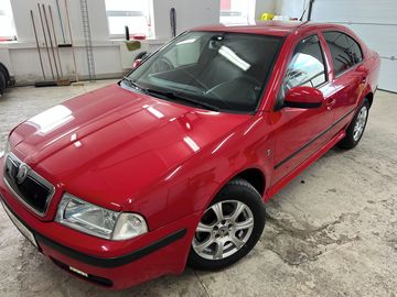 1.9 TDi TOUR TAŽNÉ +ZIMNÍ KOLA