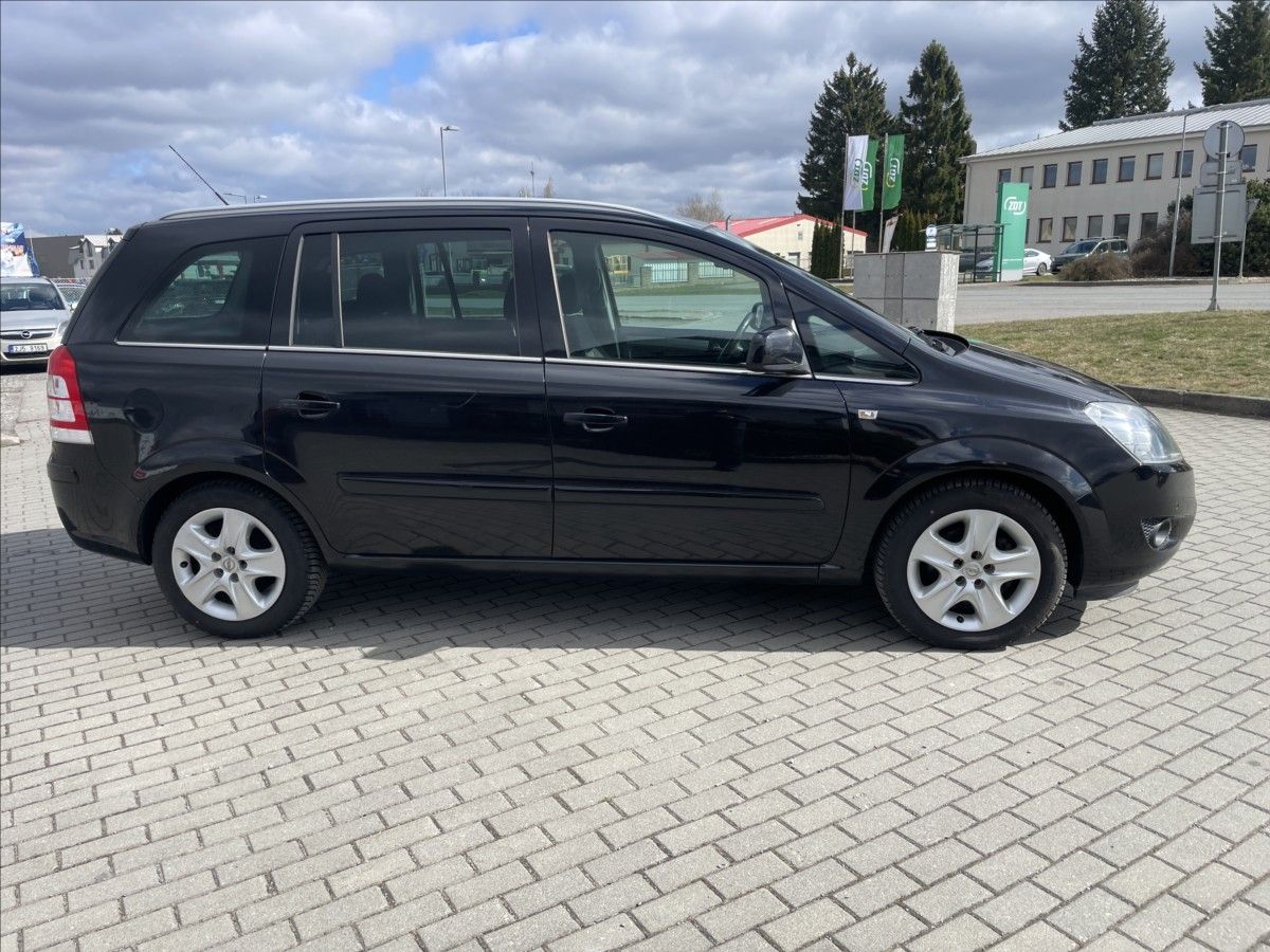 Opel Zafira, 1,6 i 16V 85kw 7míst Tažné TOP - fotka 5
