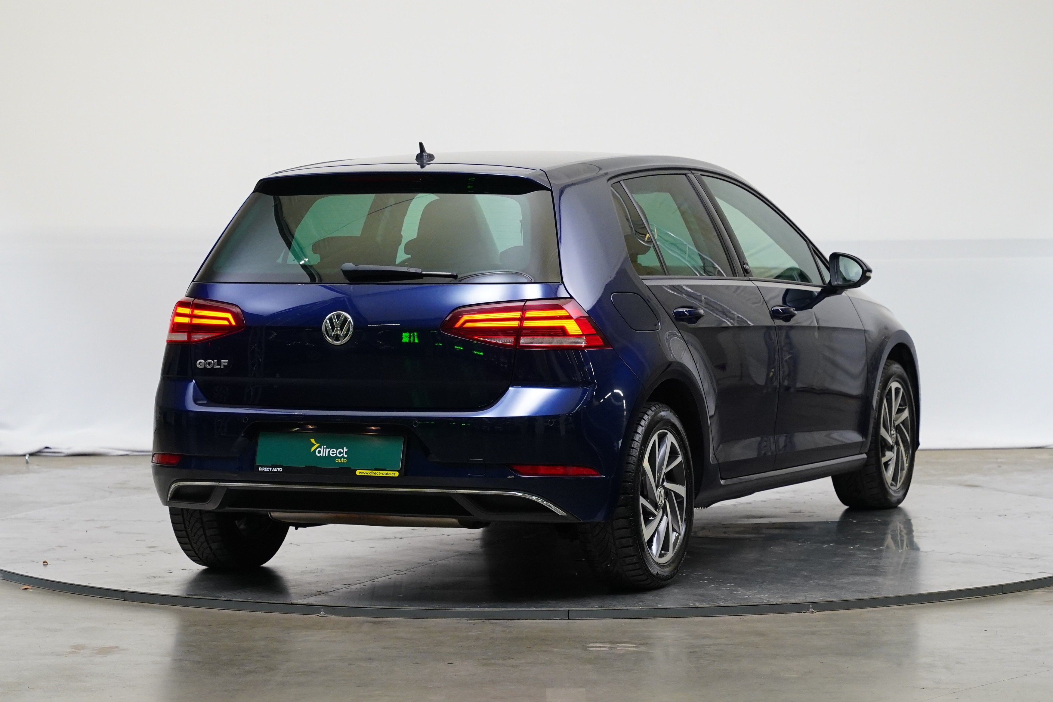 Volkswagen Golf, 1.0 TSI 81 kW Sound - fotka 2