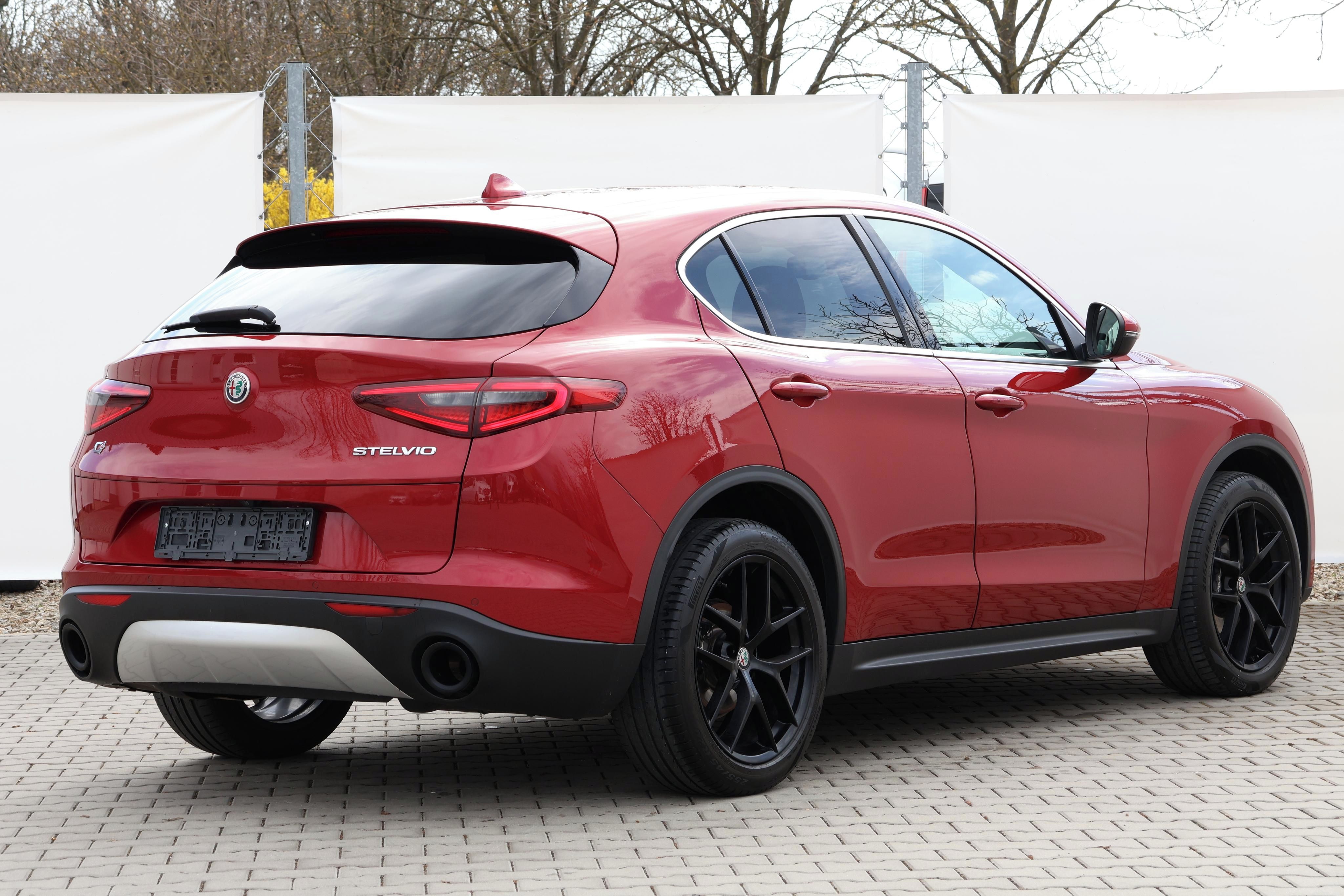 Alfa Romeo Stelvio, 2.2JTD*Q4*154kW*ACC*KEYLESS* - fotka 6