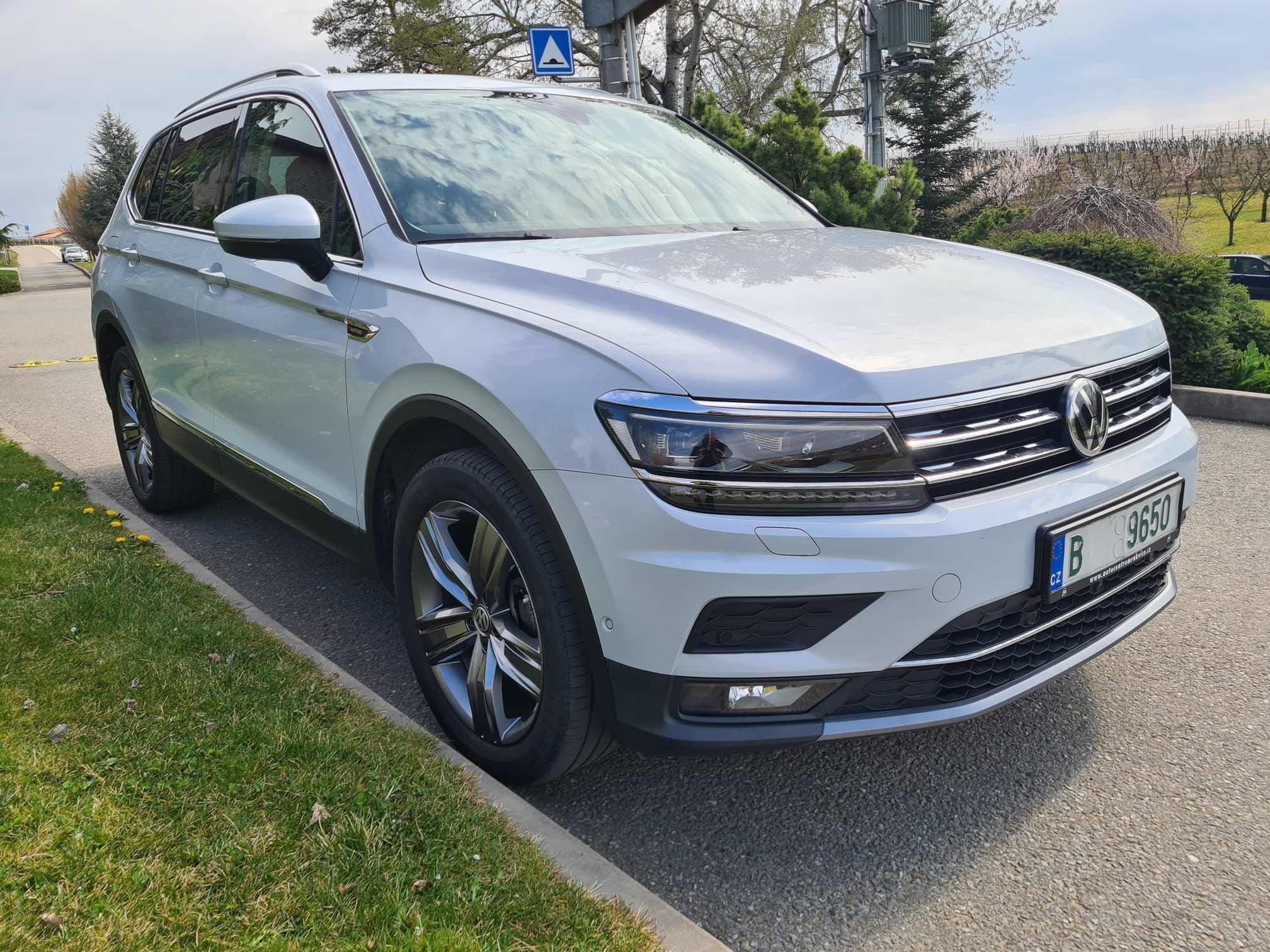 Volkswagen Tiguan, 2.0TDi ALLSPACE 7-míst DSG 4x4 - fotka 2