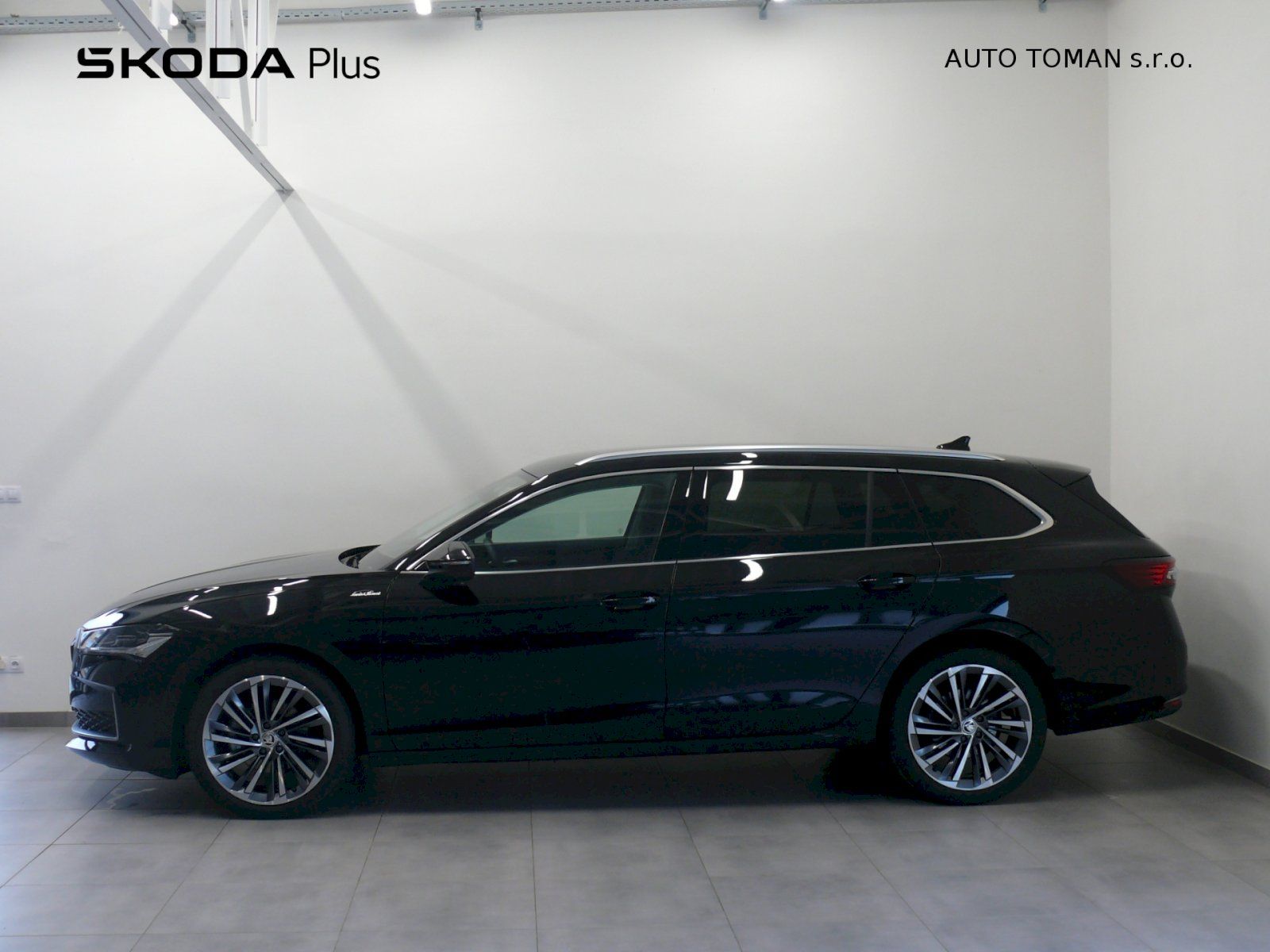 Škoda Superb, Combi L&K 2,0 TDI 110 kW 7-stu - fotka 3