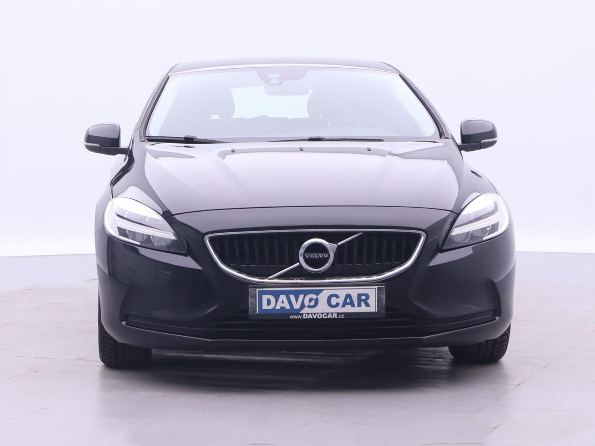 Volvo V40, 2,0 D2 Drive-E Aut Momentum - fotka 2