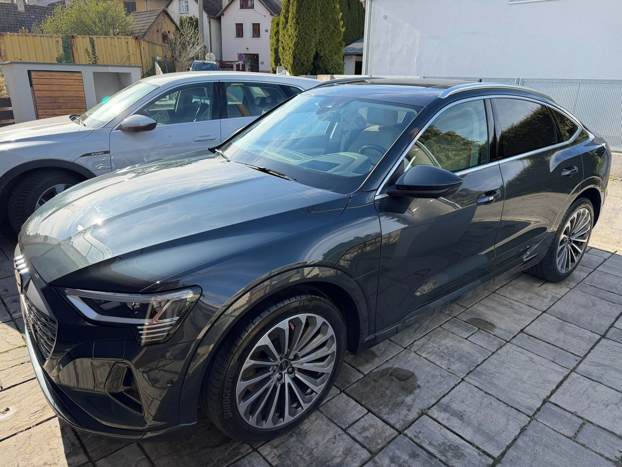 Audi Q8 e-tron, Sportback 55 Full výbava 22kW - fotka 2