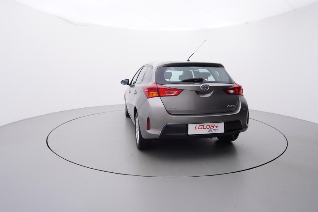 Toyota Auris, Life+ 1.6 97 kW - fotka 4