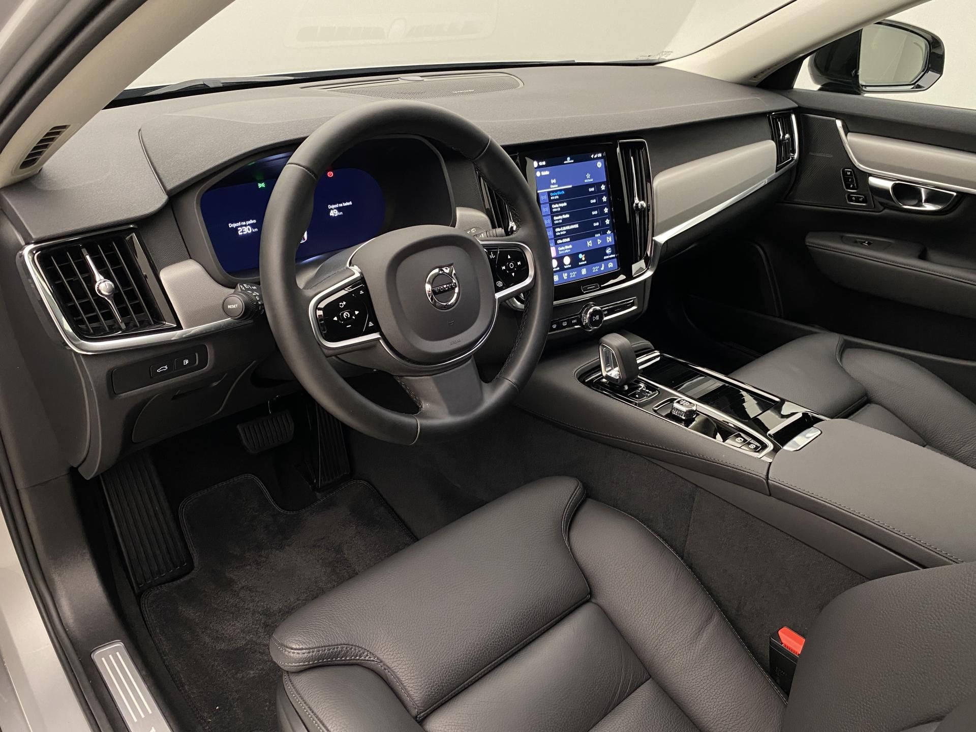 Volvo V90, T6 AWD RECHARGE DARK PLUS - fotka 4