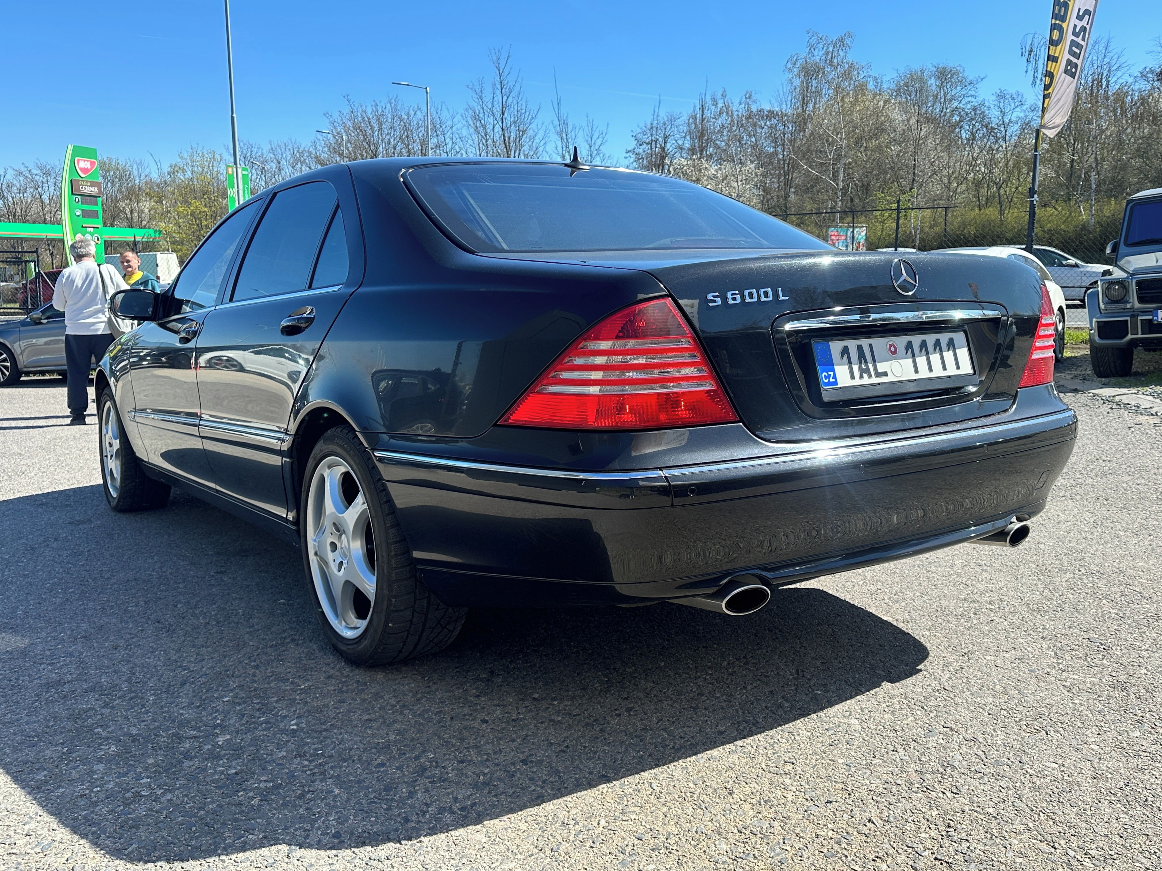 Mercedes-Benz Třídy S, Mercedes-Benz S 600 L 2023 - fotka 4