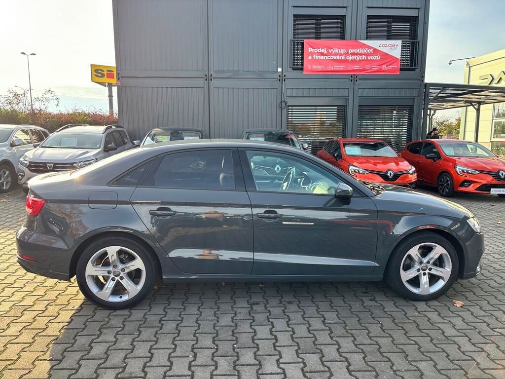 Audi A3, 1.6 TDI 85 kW - fotka 4