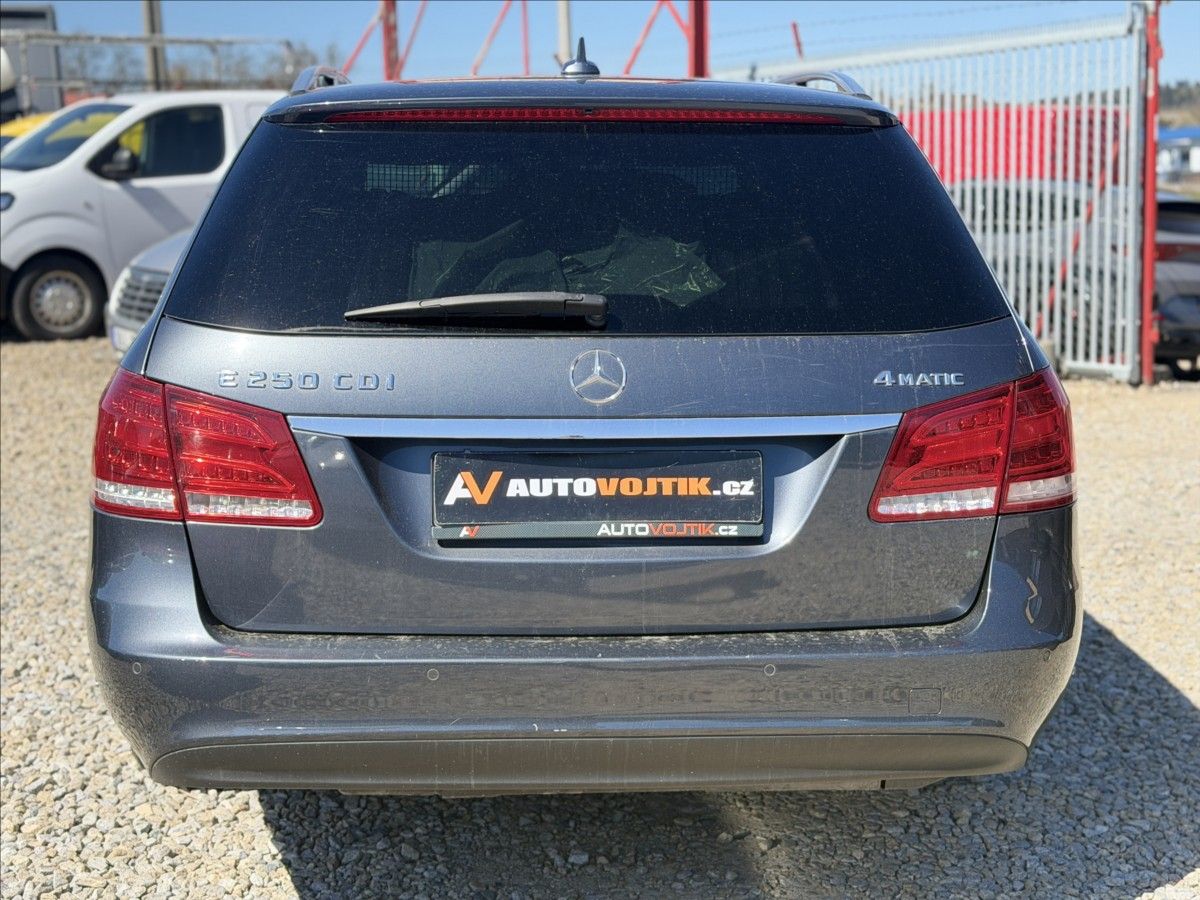 Mercedes-Benz Třídy E, 250CDI 4-MATIC NOVÉ V ČR - fotka 6