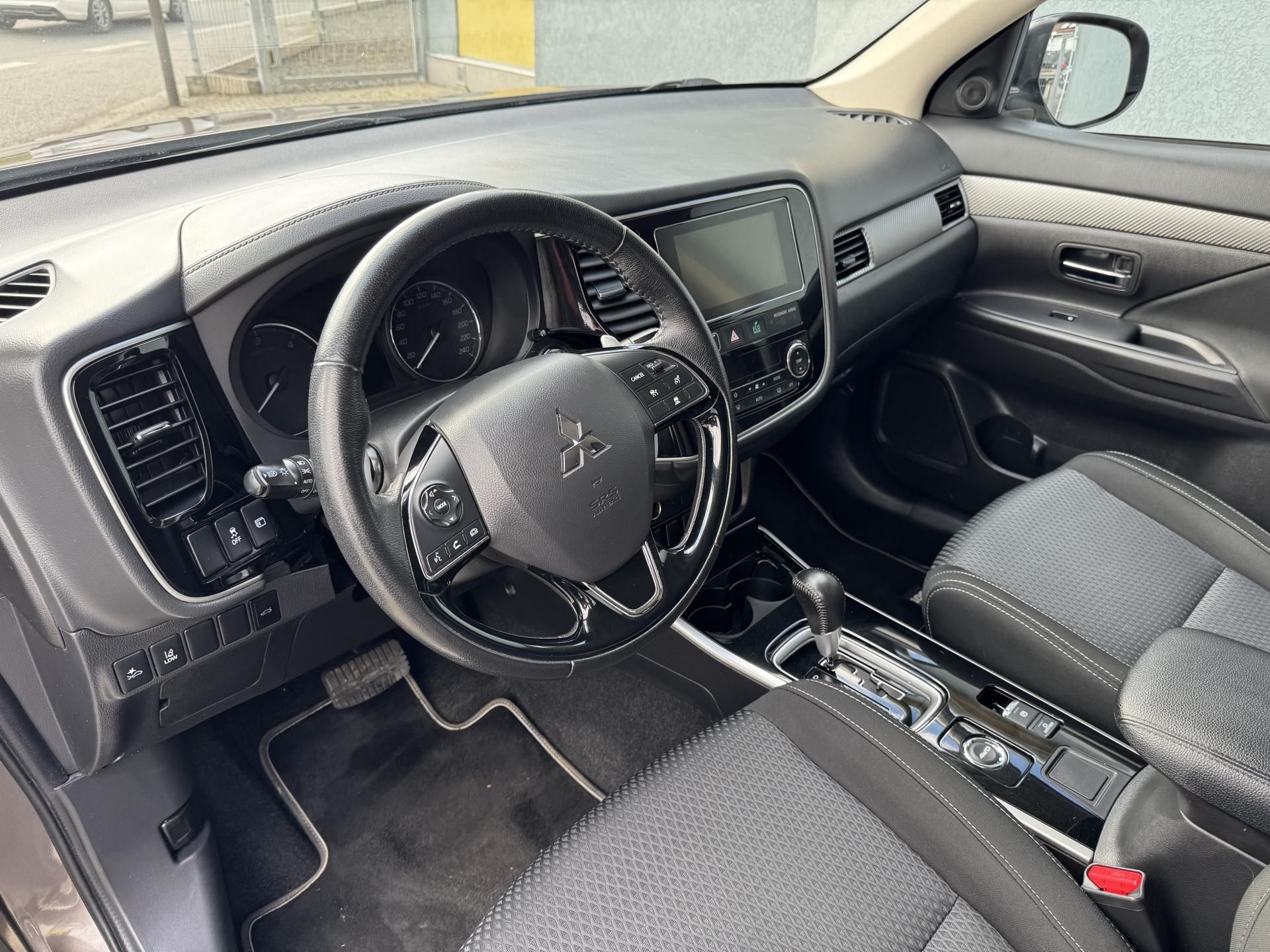 Mitsubishi Outlander, 2,2Di-D A/T EDICE100 - fotka 6