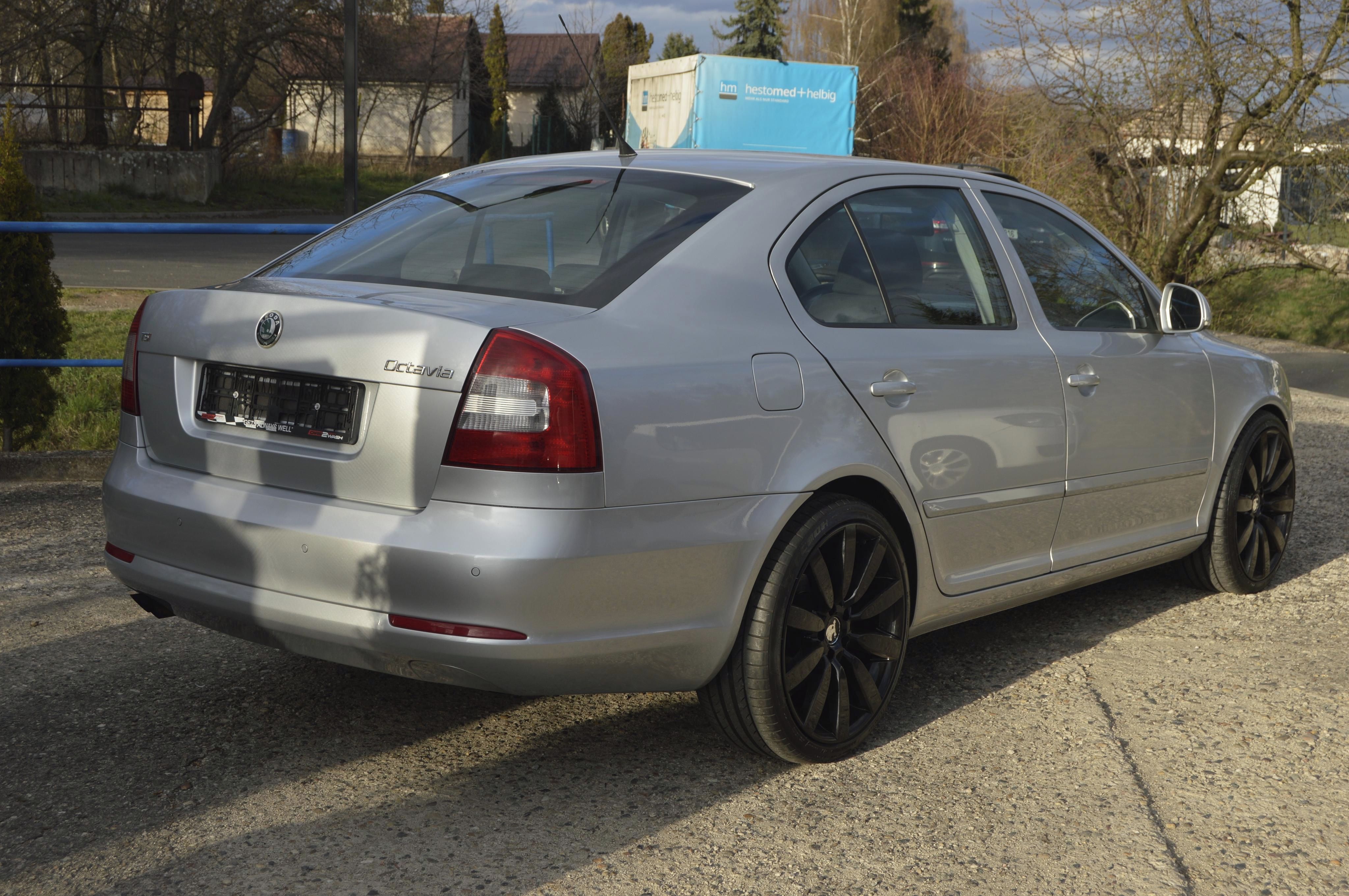 Škoda Octavia, 1.8 TSI * SPORT * 19 KOLA  * - fotka 6