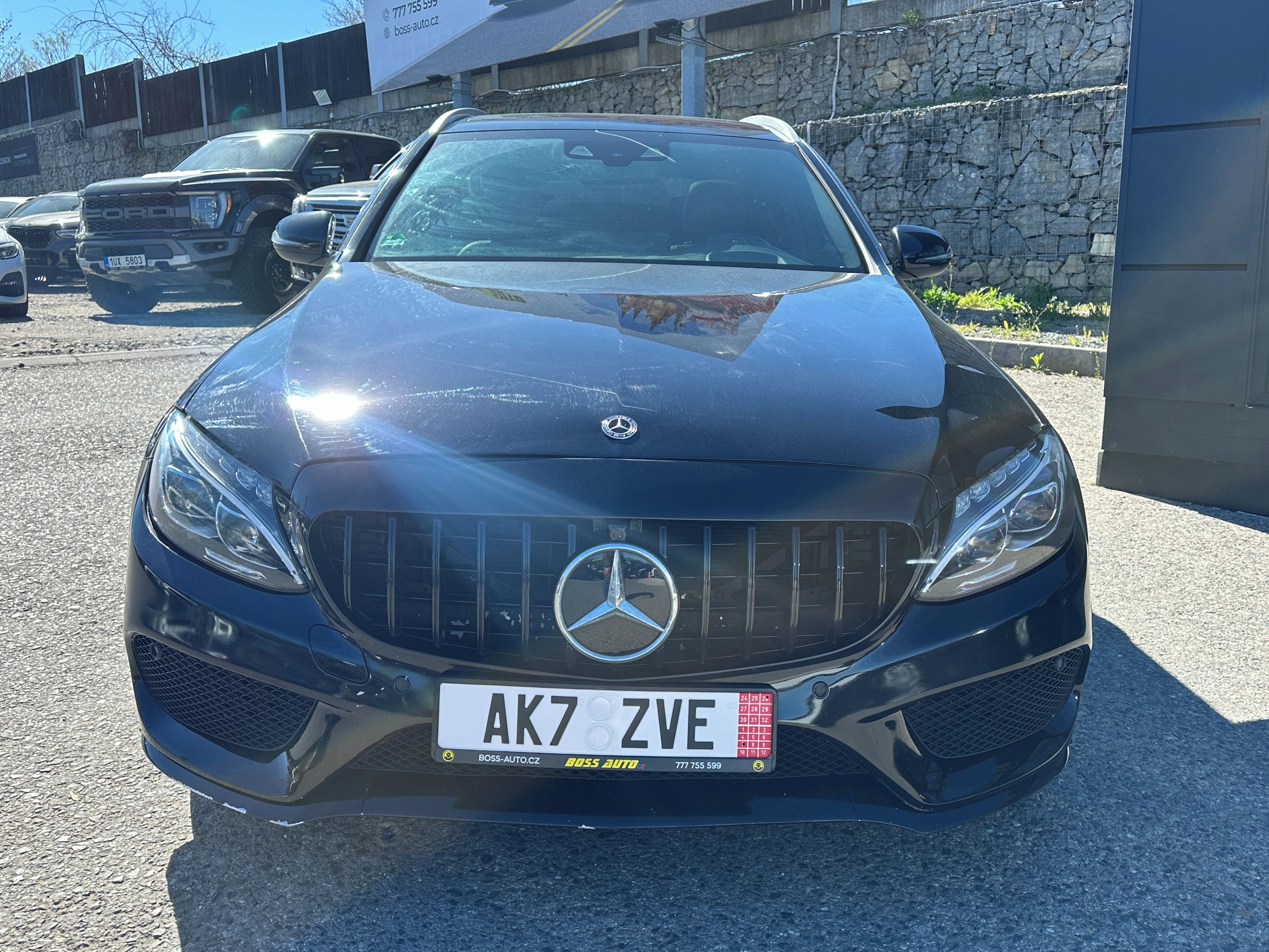 Mercedes-Benz Třídy C, Mercedes-Benz C 250 D 4MATIC - fotka 2