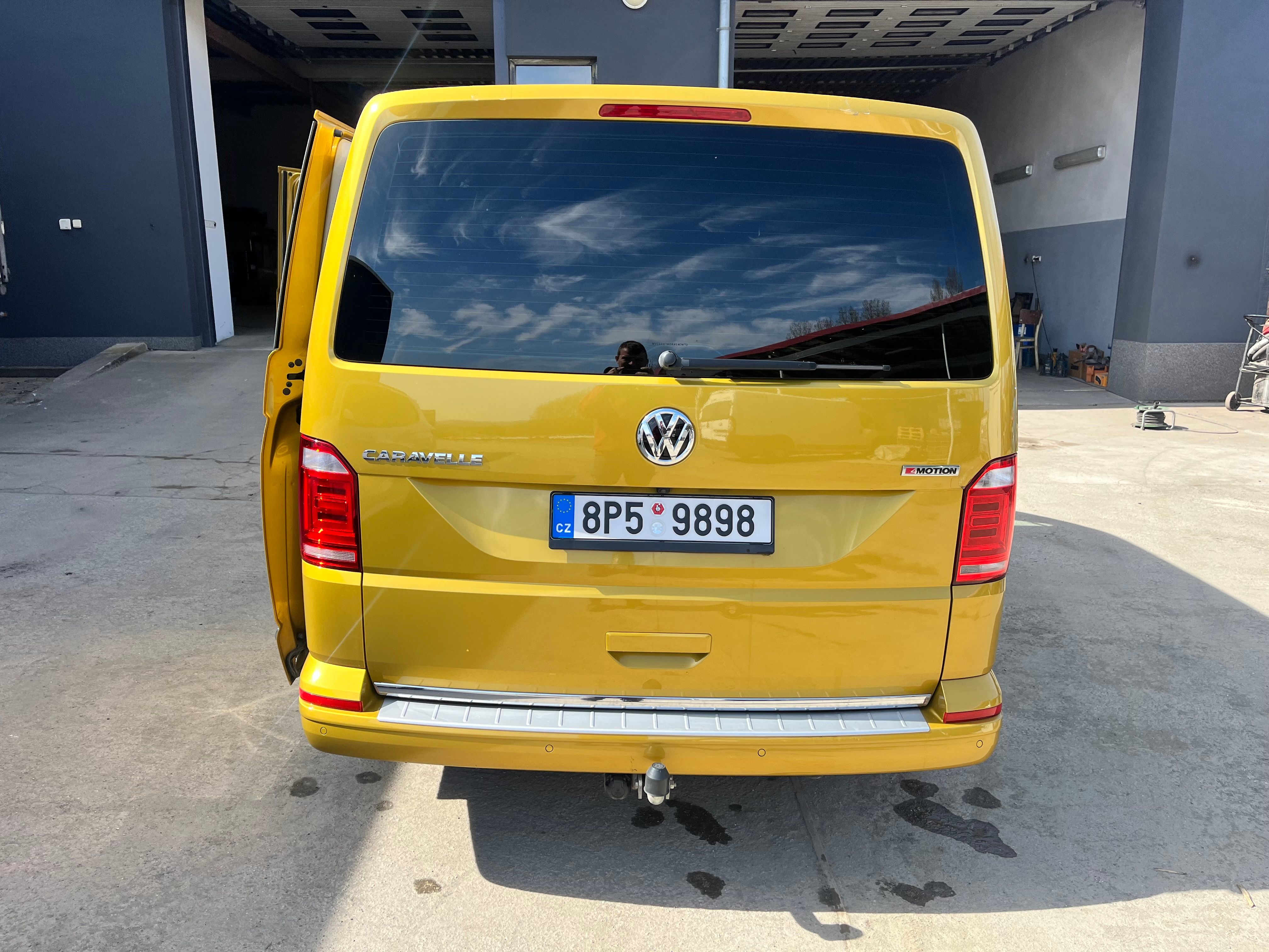 Volkswagen Caravelle, Highline - fotka 4