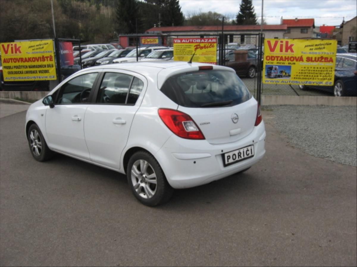 Opel Corsa, 1,4 Automat - fotka 5